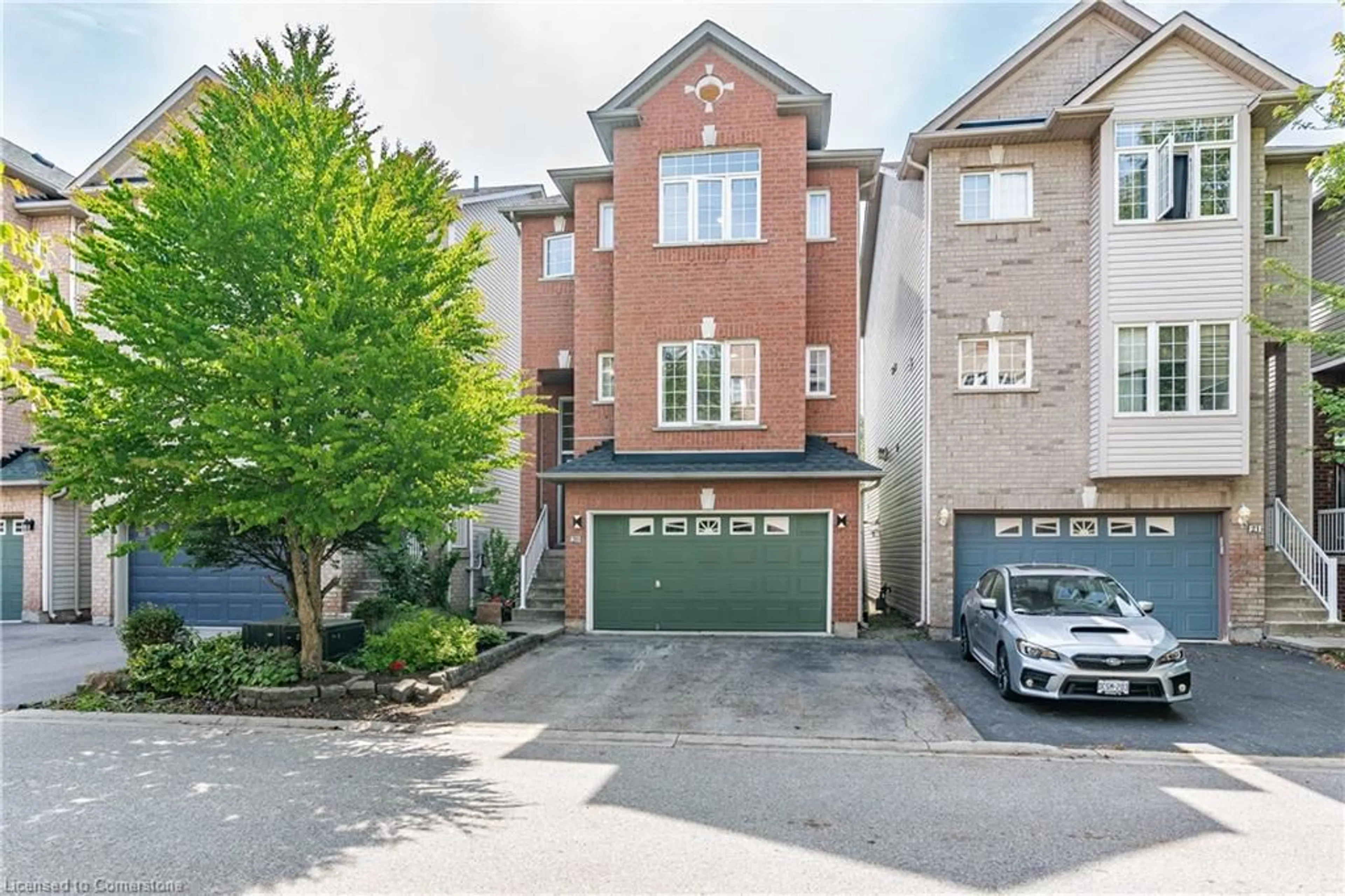 A pic from outside/outdoor area/front of a property/back of a property/a pic from drone, street for 5090 Fairview St #20, Burlington Ontario L7L 7H5