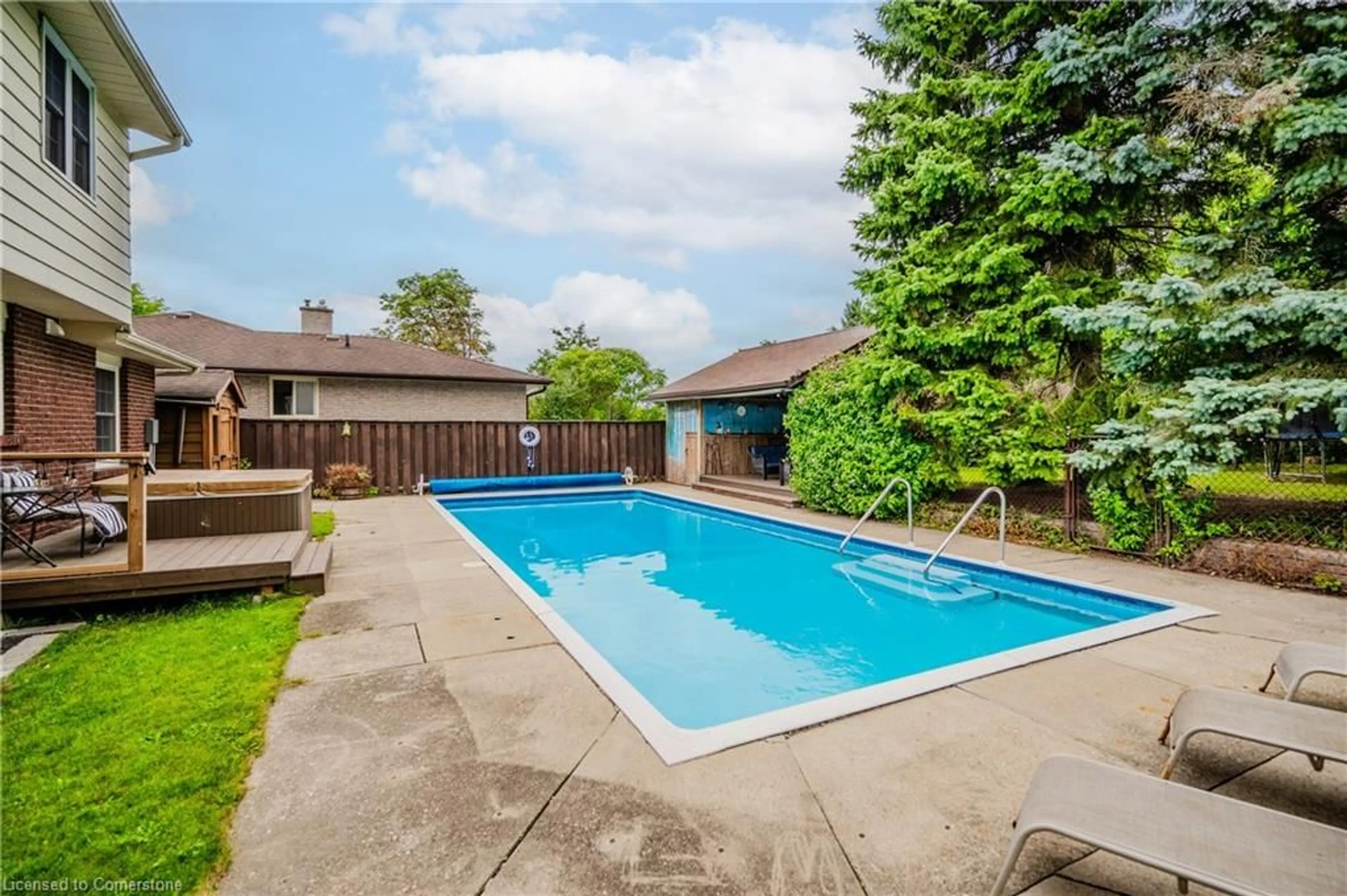 Pool for 414 Warrington Dr, Waterloo Ontario N2L 2P8
