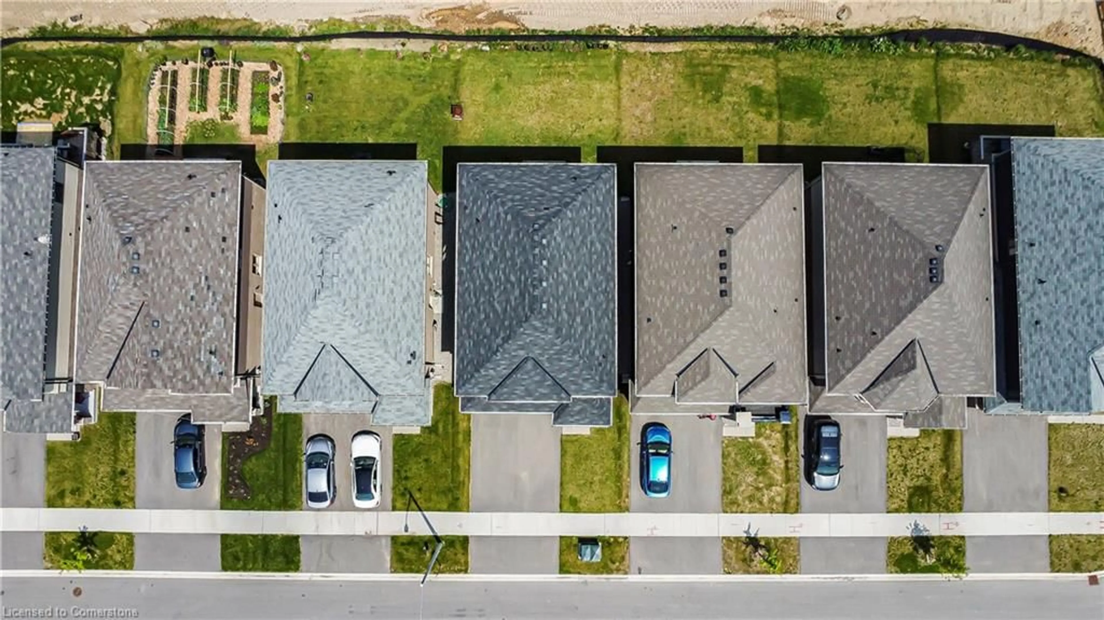 A pic from outside/outdoor area/front of a property/back of a property/a pic from drone, street for 16 Scenic Ridge Gate, Bradford Ontario N3L 0K4