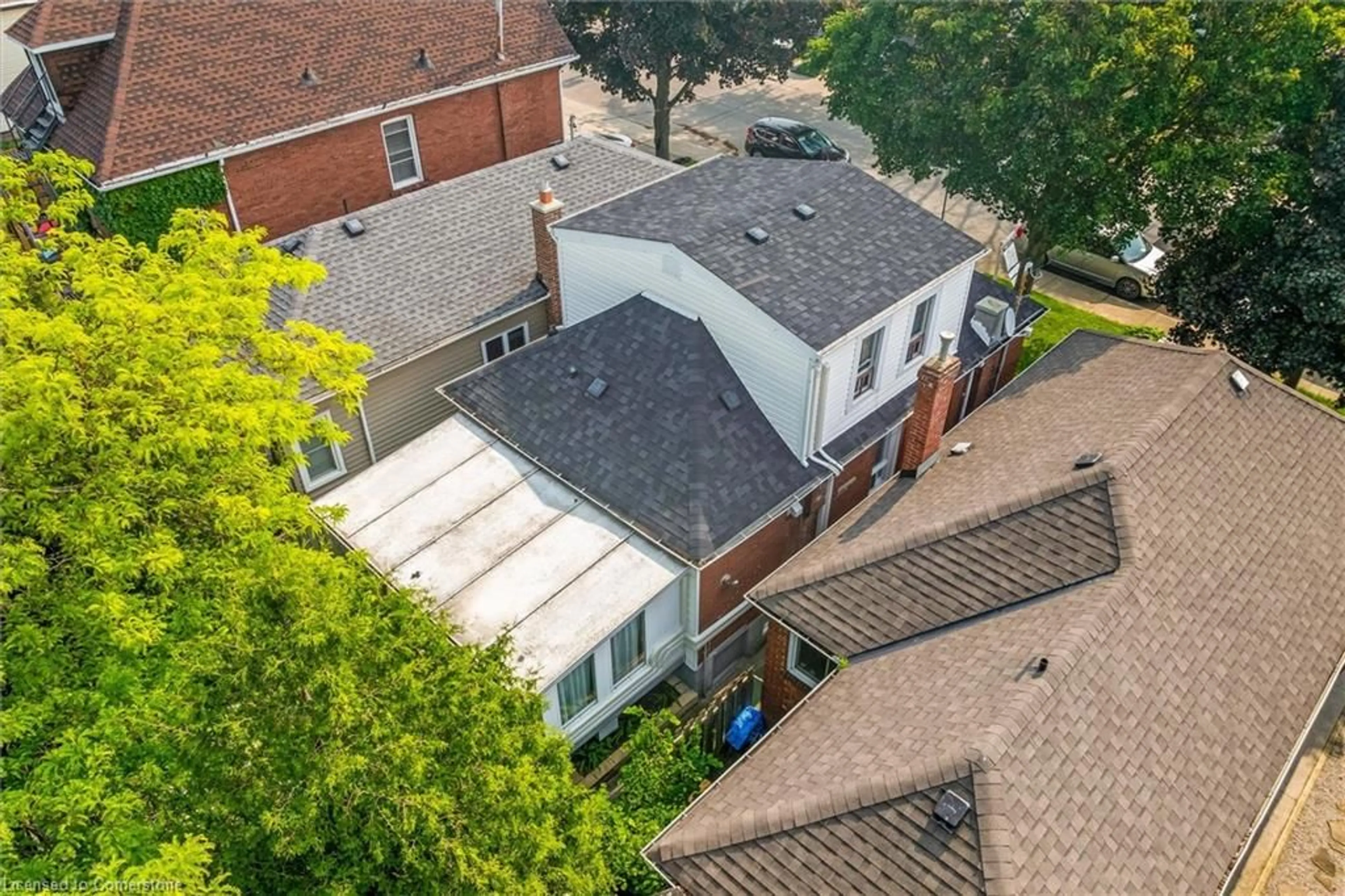A pic from outside/outdoor area/front of a property/back of a property/a pic from drone, unknown for 52 East 24th St, Hamilton Ontario L8V 2X7