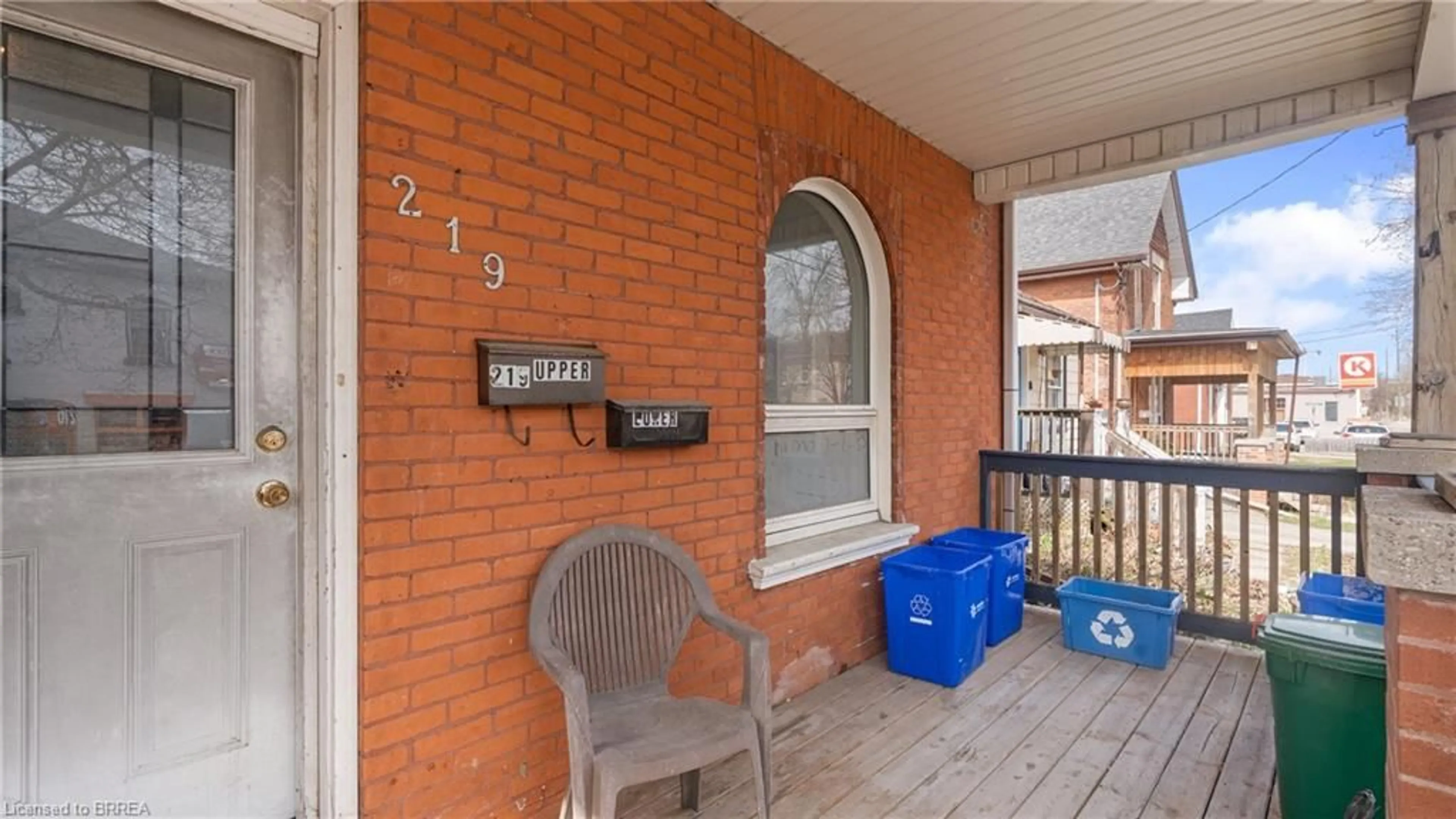 Patio, street for 219 Erie Ave, Brantford Ontario N3S 2H1