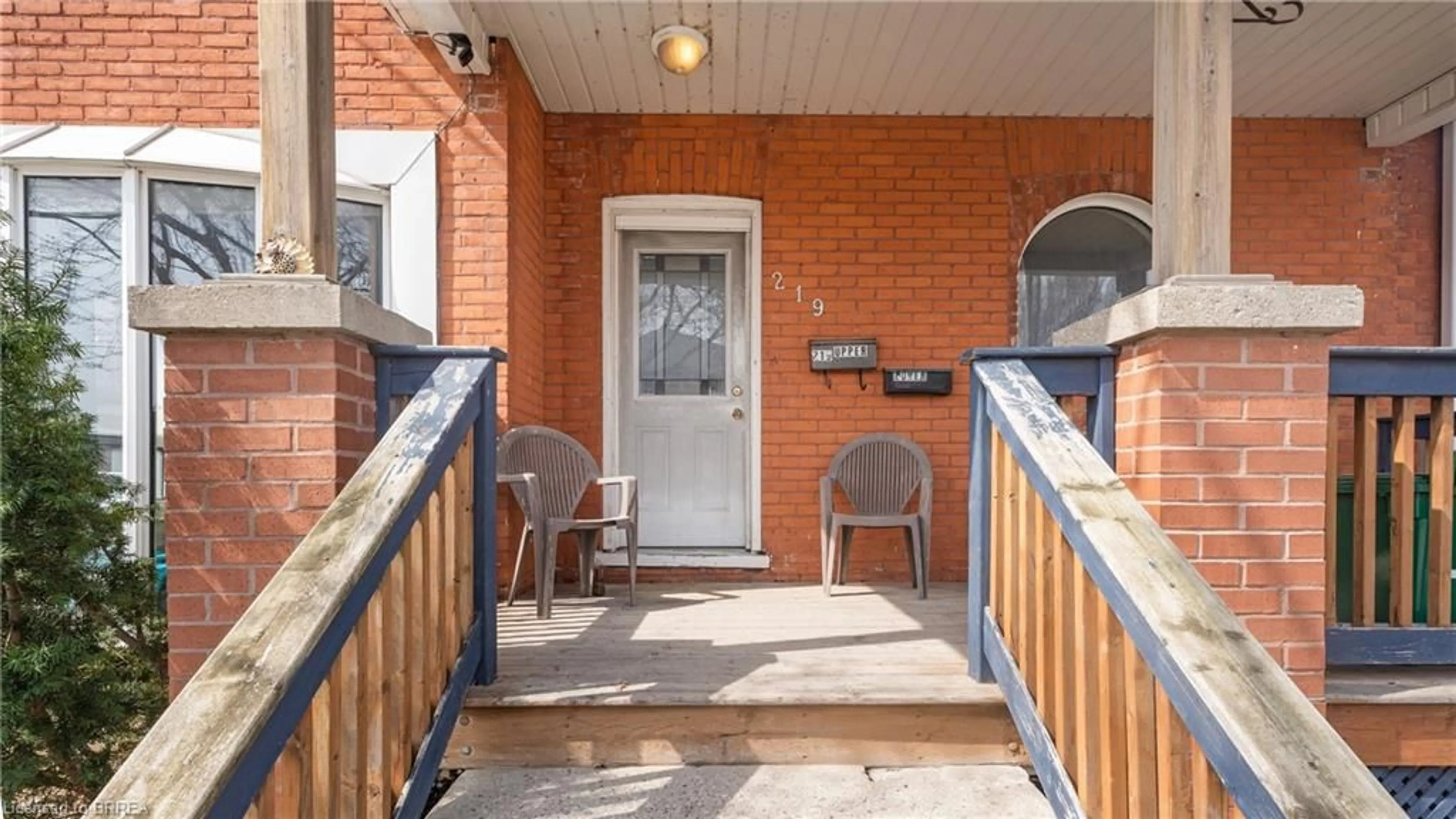 Patio, street for 219 Erie Ave, Brantford Ontario N3S 2H1