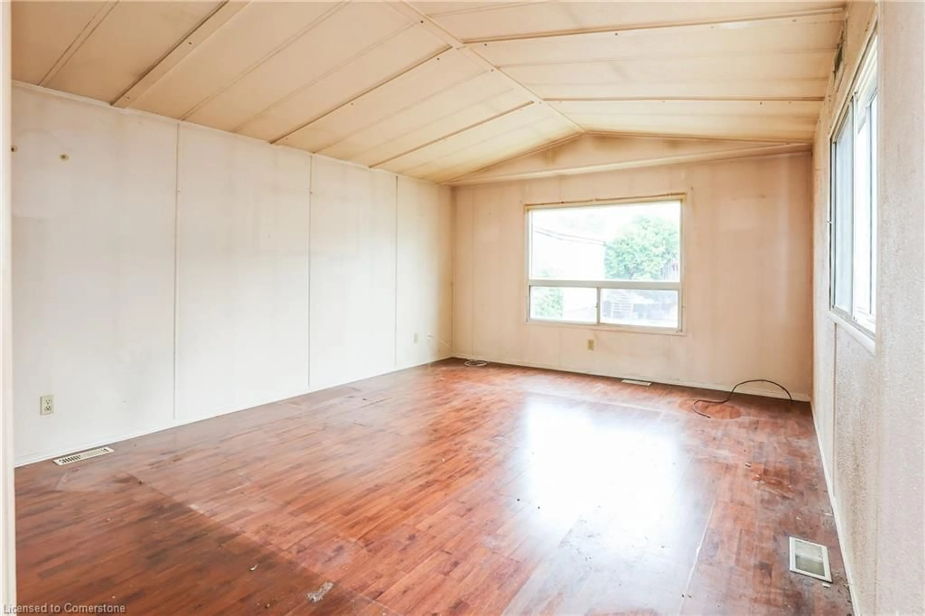 A pic of a room for 4452 Jonathan Lane, Beamsville Ontario L0R 1B1