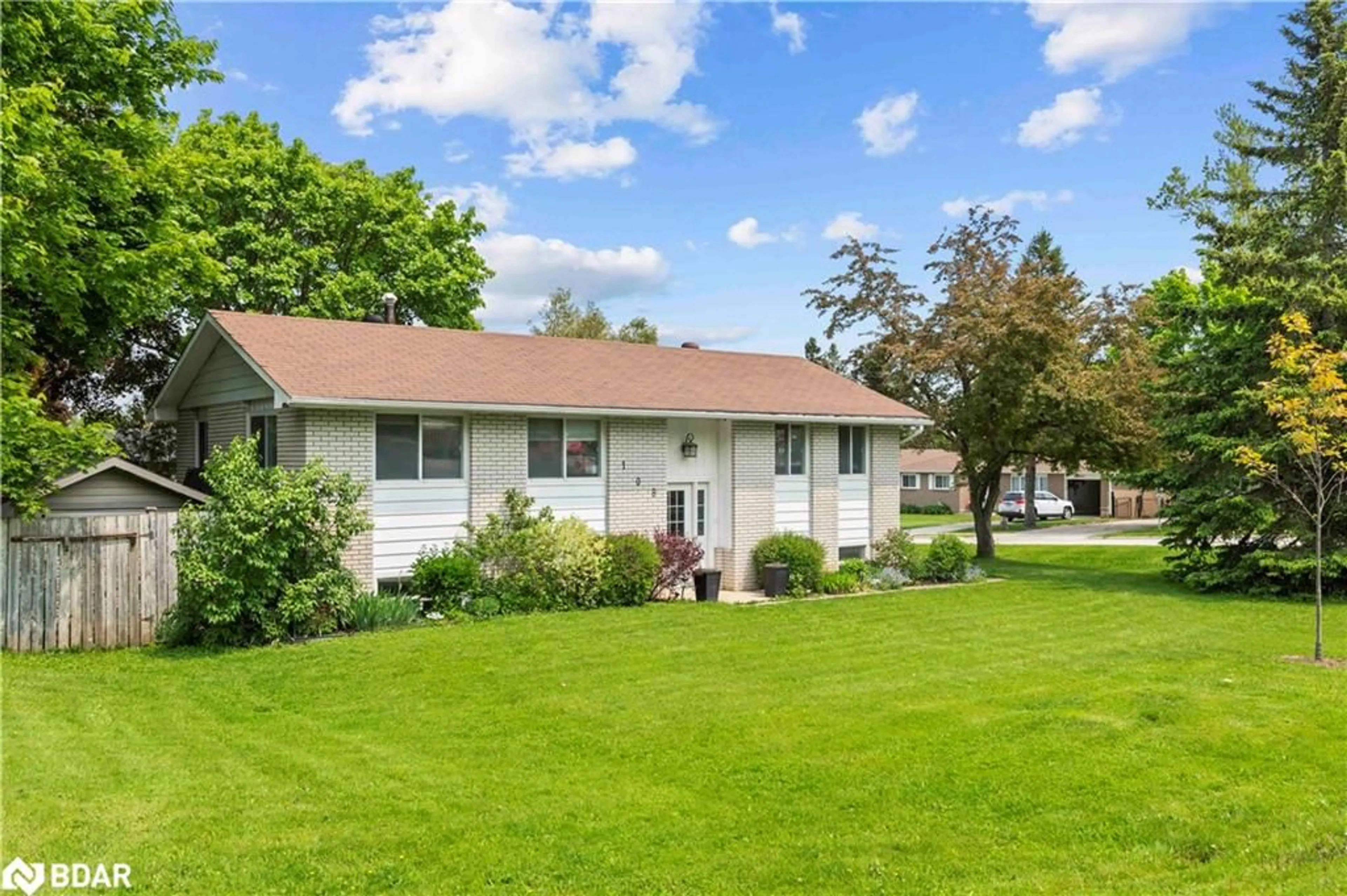 Home with vinyl exterior material, street for 108 Jane Street St, Shelburne Ontario L9V 2W8