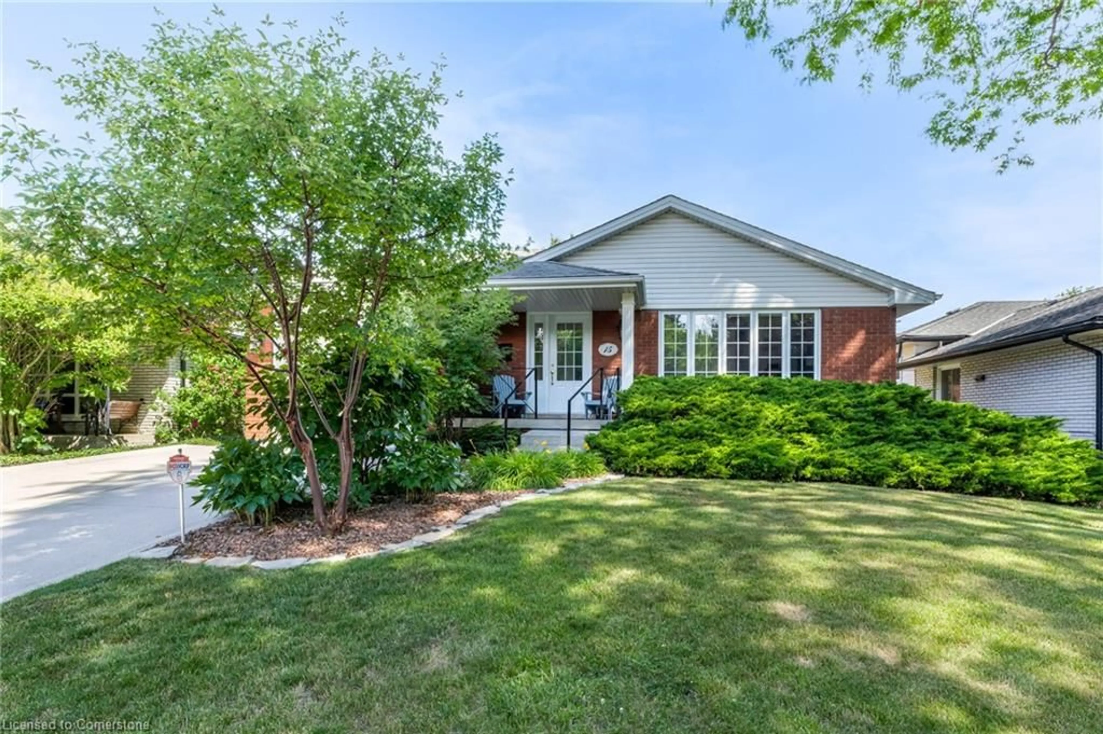 Home with brick exterior material, street for 15 Monarch Crt, Dundas Ontario L9H 3W2