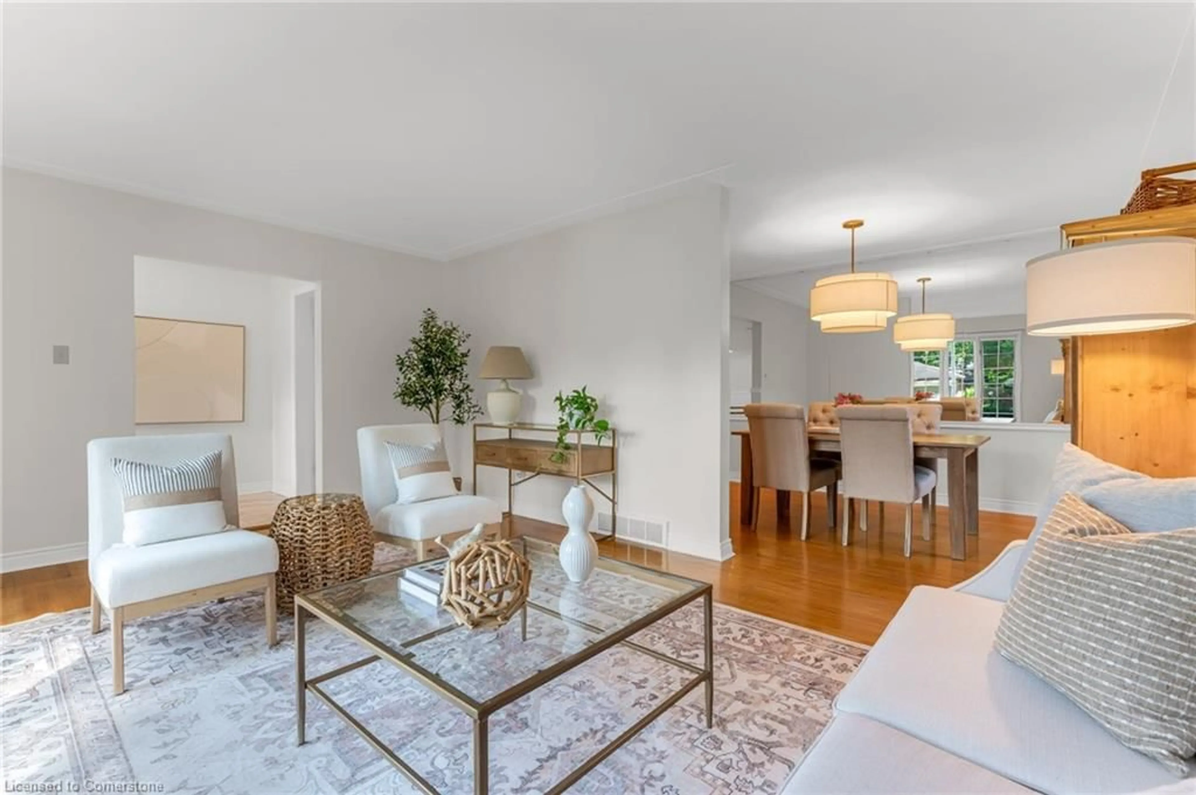 Living room with furniture, wood/laminate floor for 15 Monarch Crt, Dundas Ontario L9H 3W2