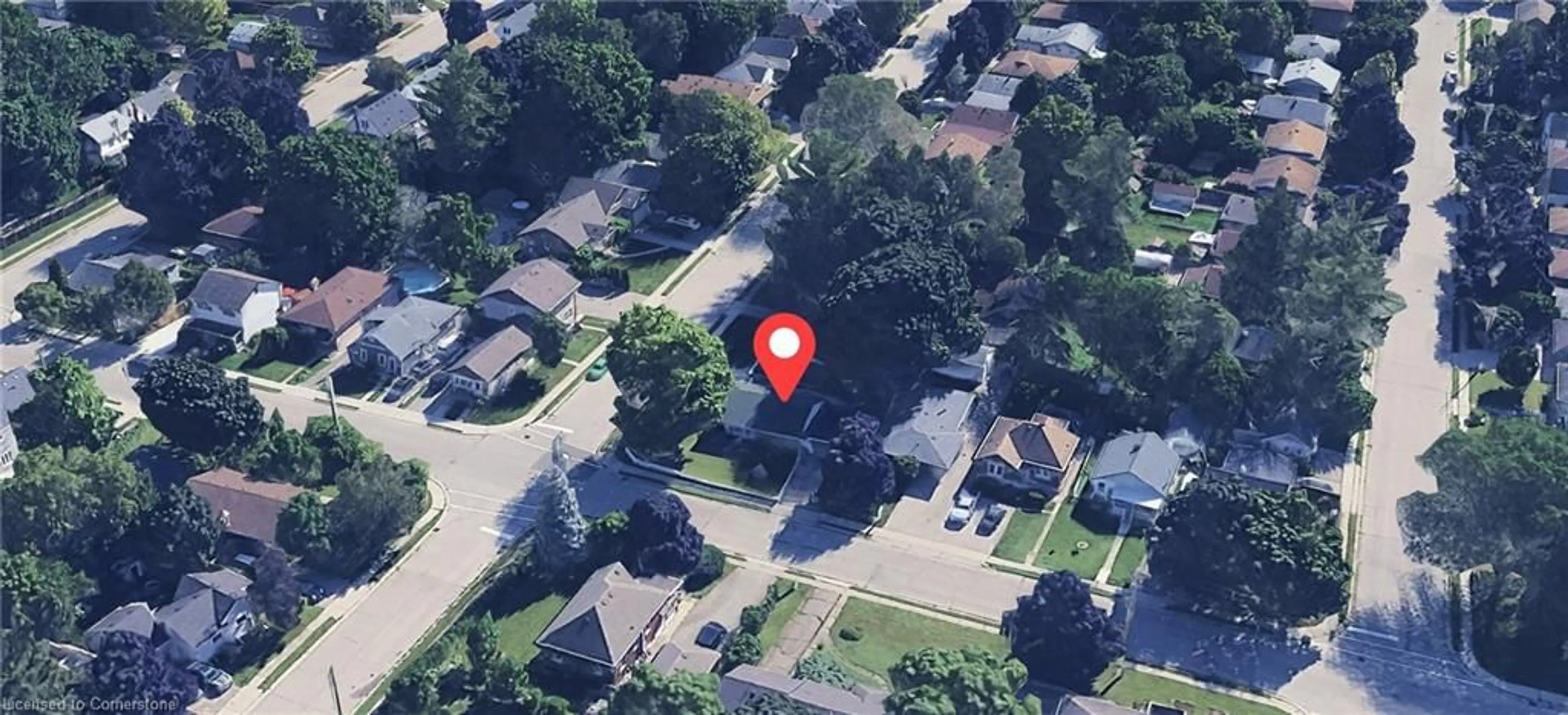 A pic from outside/outdoor area/front of a property/back of a property/a pic from drone, street for 33 Third Ave, Cambridge Ontario N1S 2C5