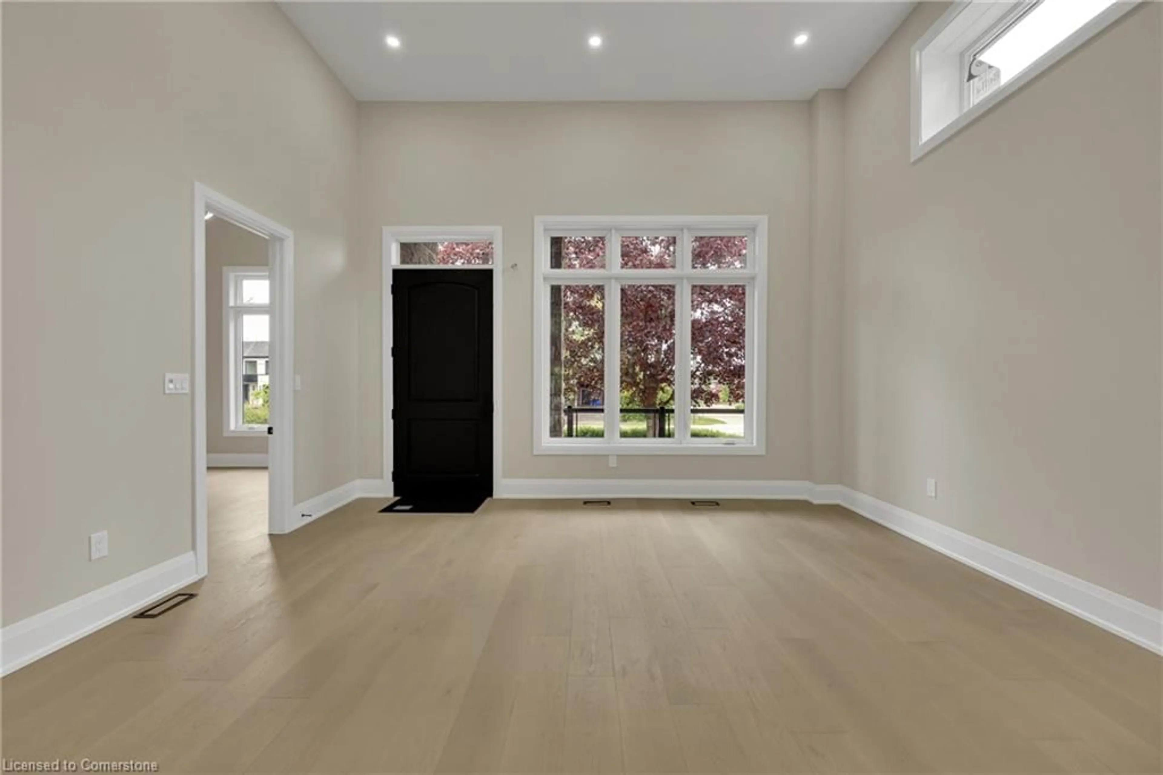 Indoor entryway for 2091 Bridge Rd, Oakville Ontario L6L 2E8