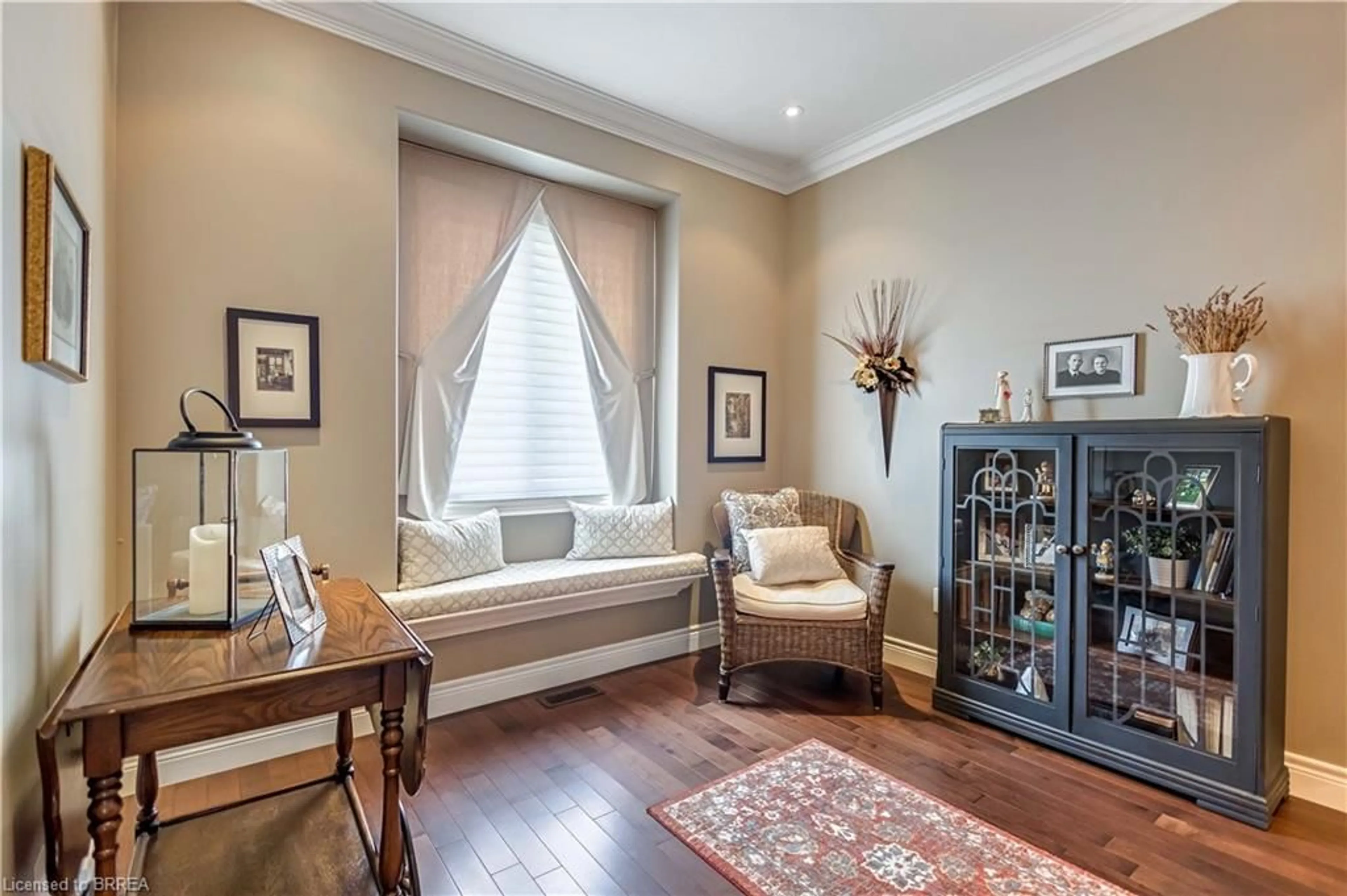 Living room with furniture, unknown for 244 Dundas St #13, Paris Ontario N3L 0B4