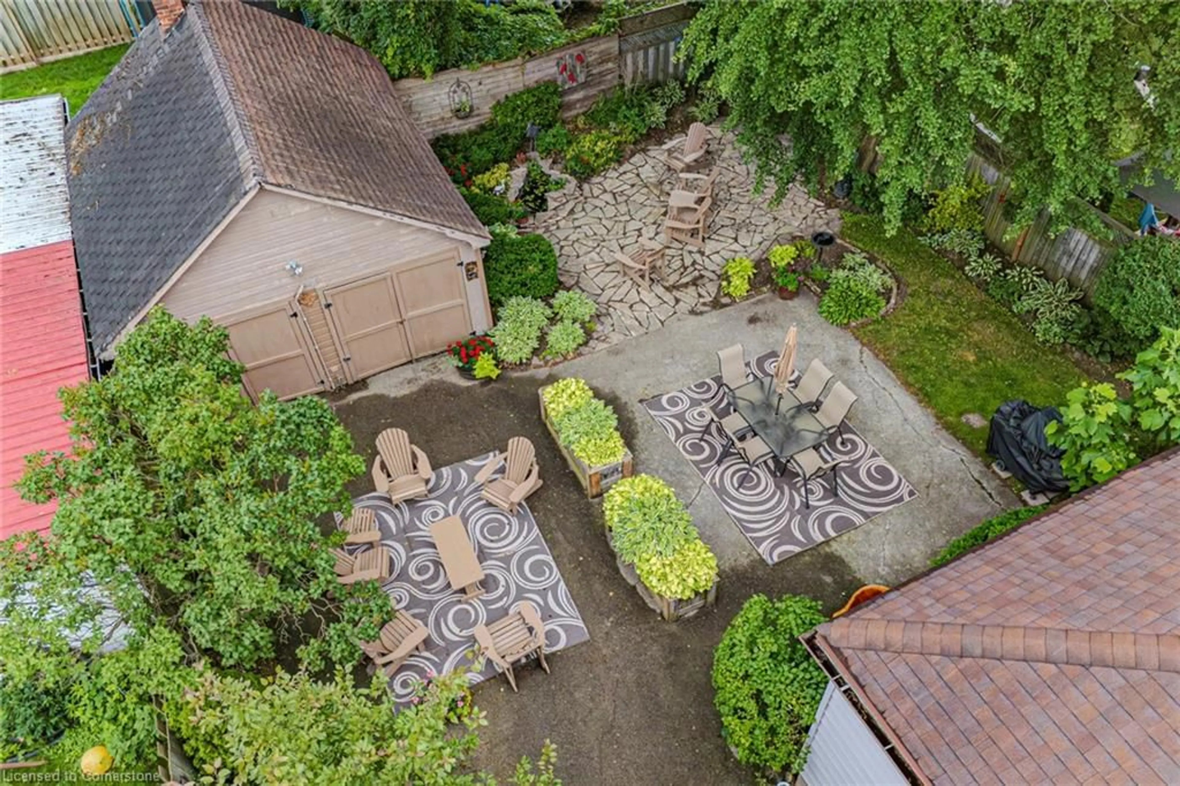 A pic from outside/outdoor area/front of a property/back of a property/a pic from drone, street for 109 Talbot St, Simcoe Ontario N3Y 3W6