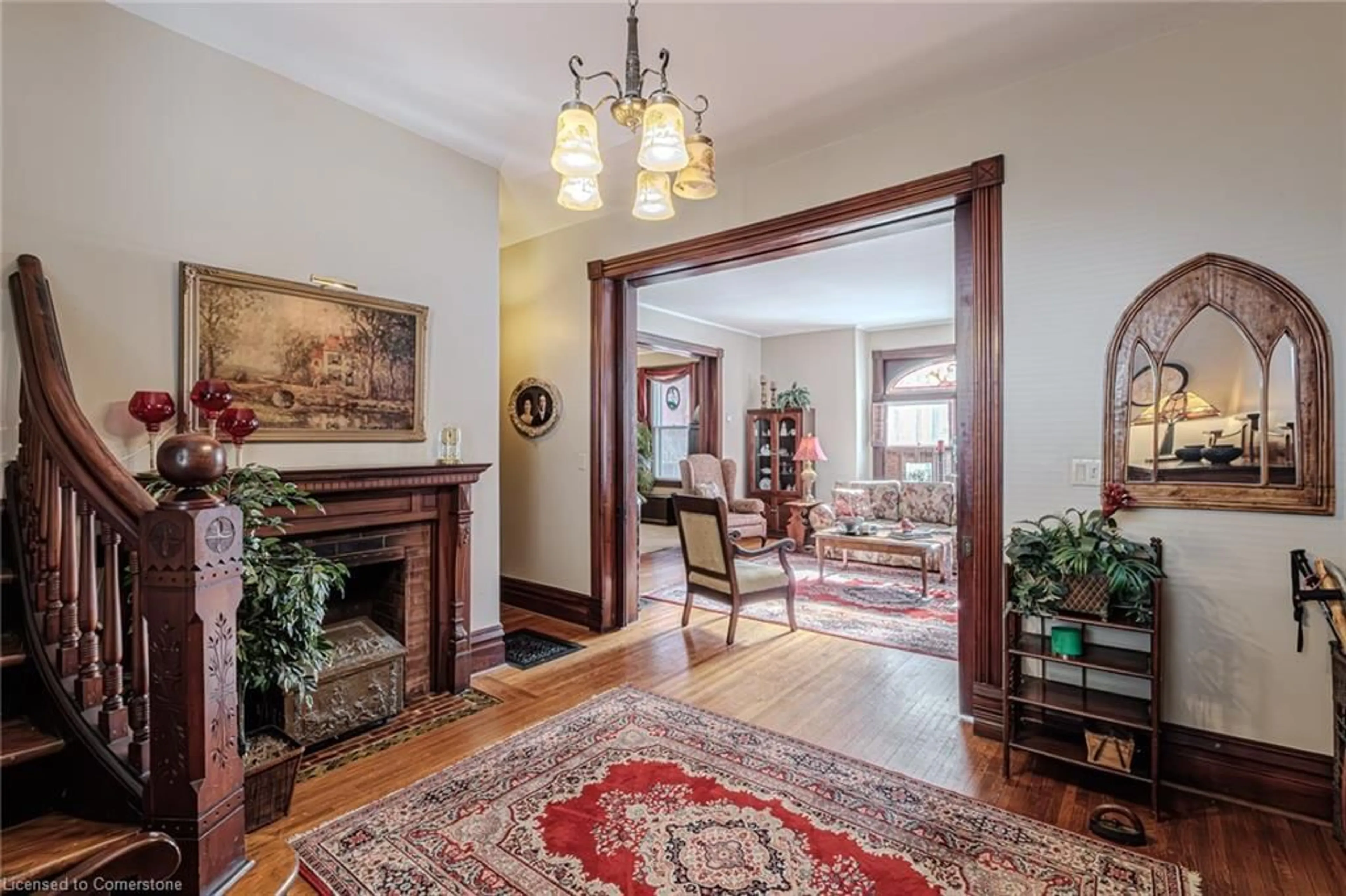 Indoor foyer for 109 Talbot St, Simcoe Ontario N3Y 3W6