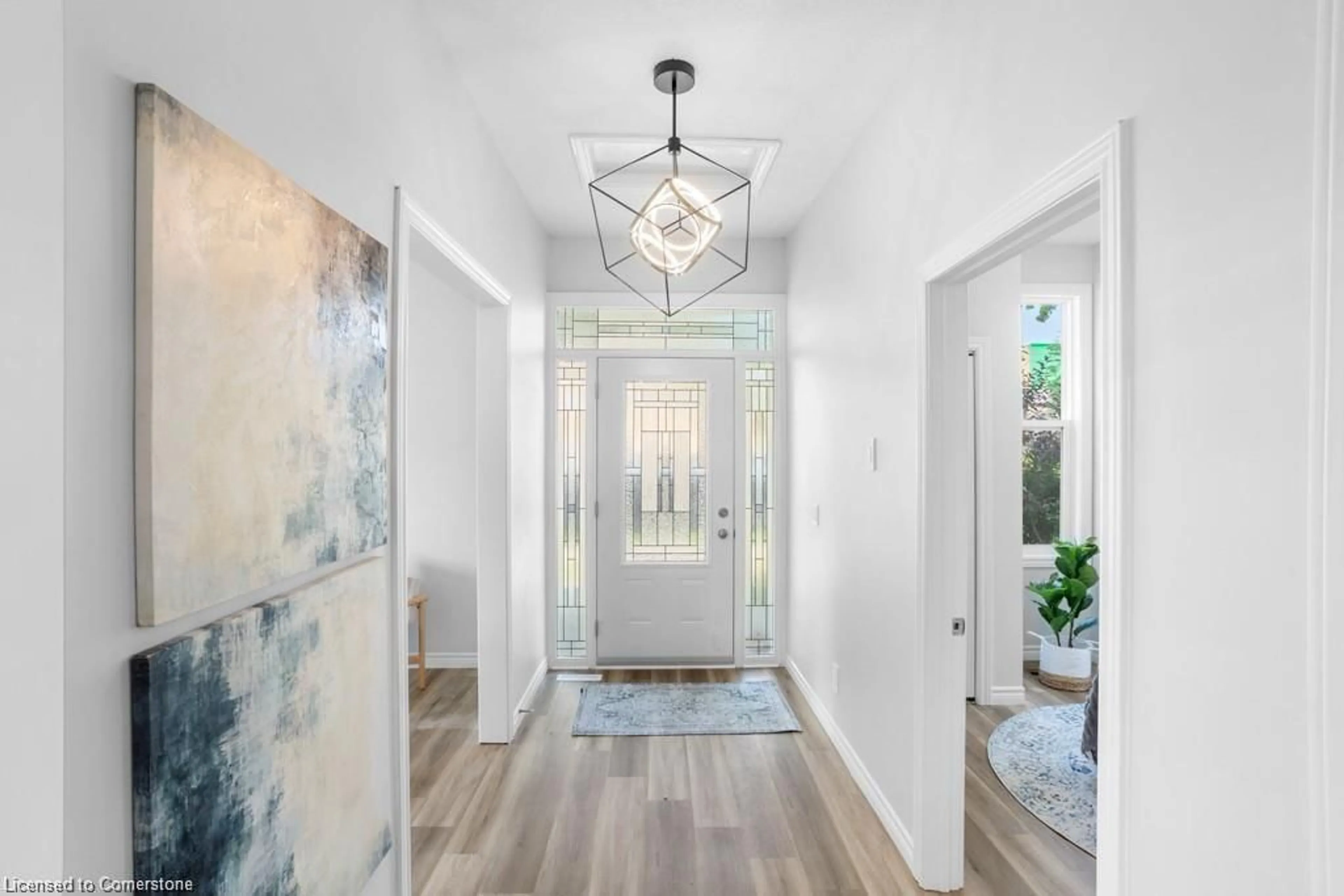 Indoor entryway for 89 Talbot St, Simcoe Ontario N3Y 2Z4