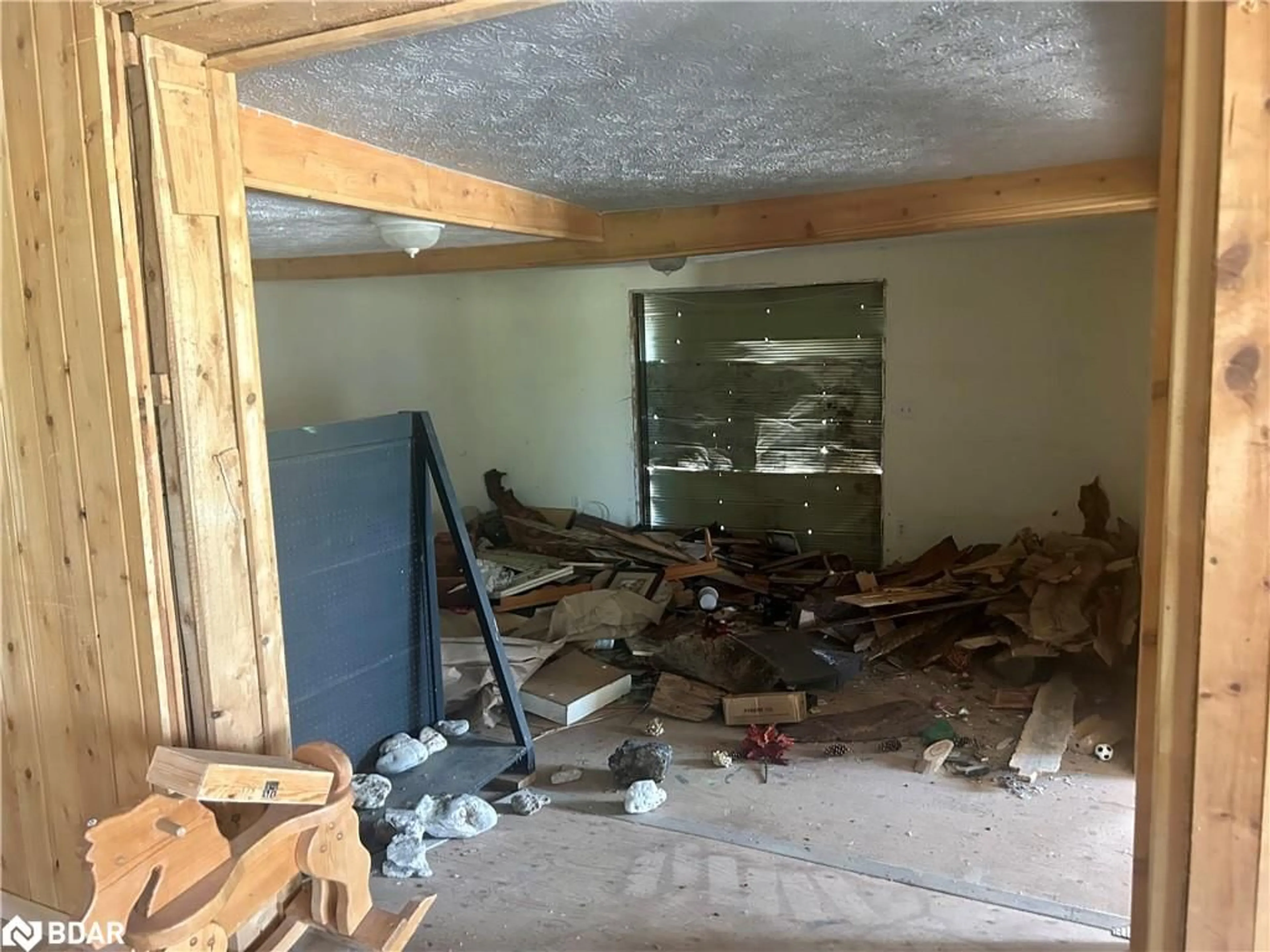 A pic of a room for 1137 Highway 6 Hwy, Mar Ontario N0H 2T0