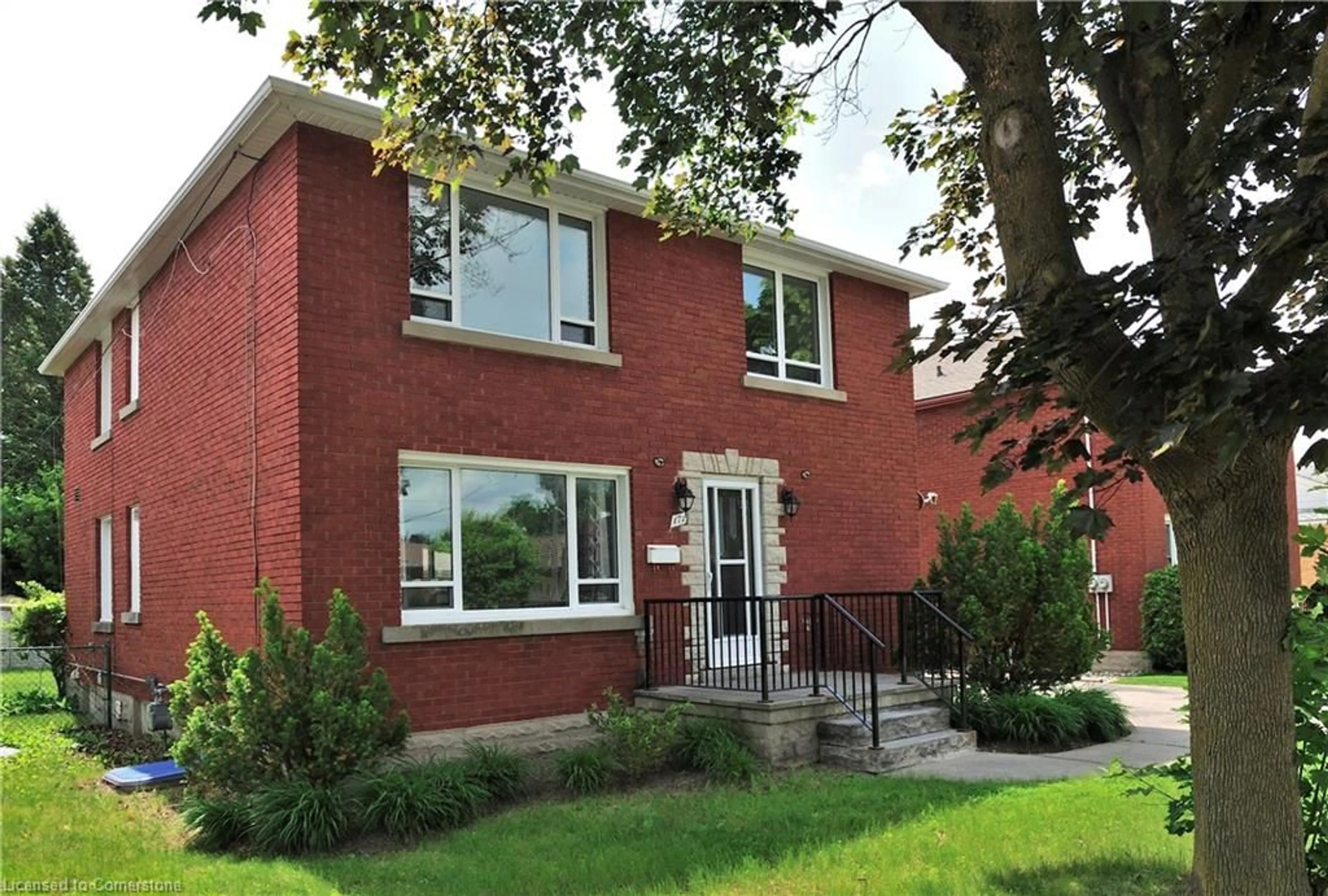 Home with brick exterior material, street for 171 8 Ave, Kitchener Ontario N2C 1S5