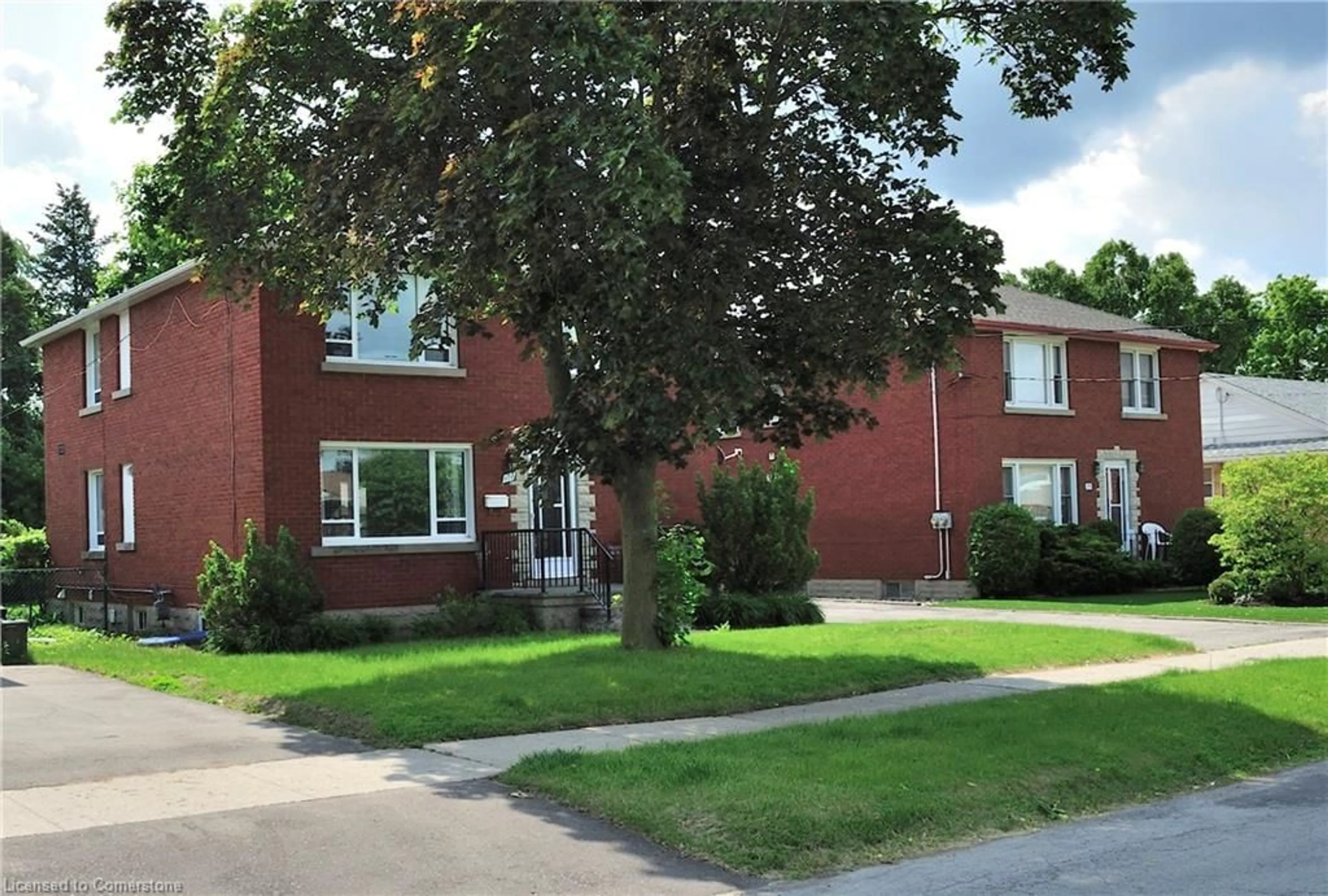 Home with brick exterior material, street for 171 8 Ave, Kitchener Ontario N2C 1S5