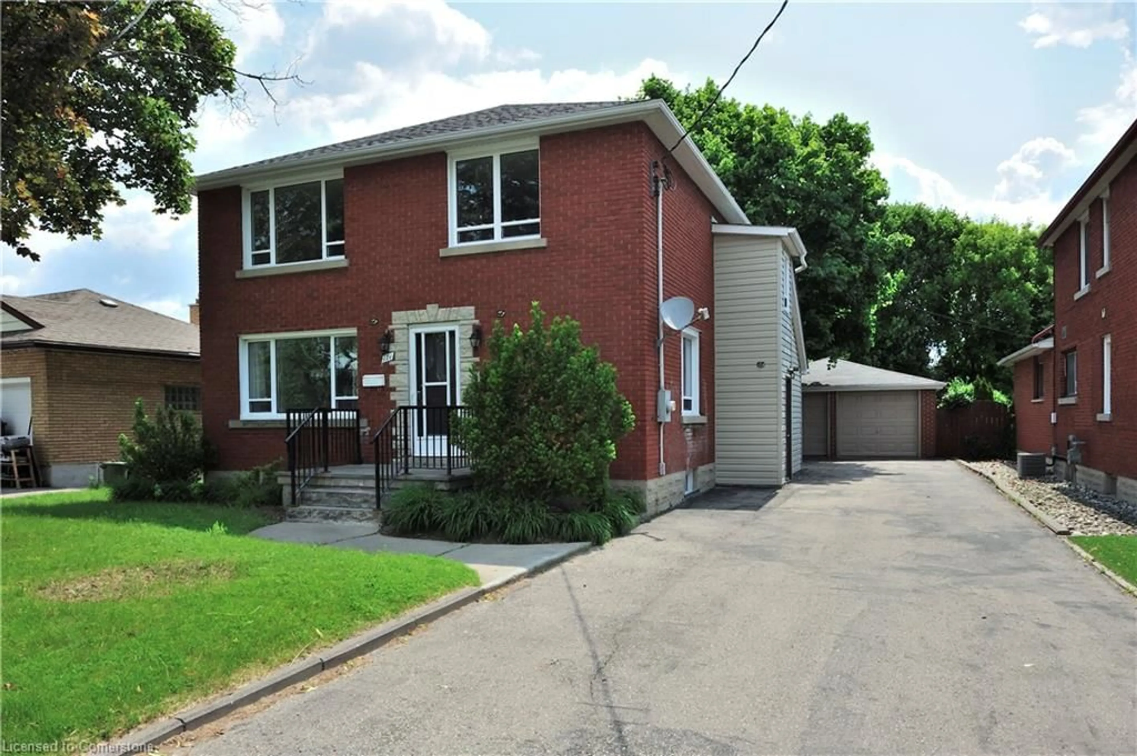 Home with brick exterior material, street for 171 8 Ave, Kitchener Ontario N2C 1S5