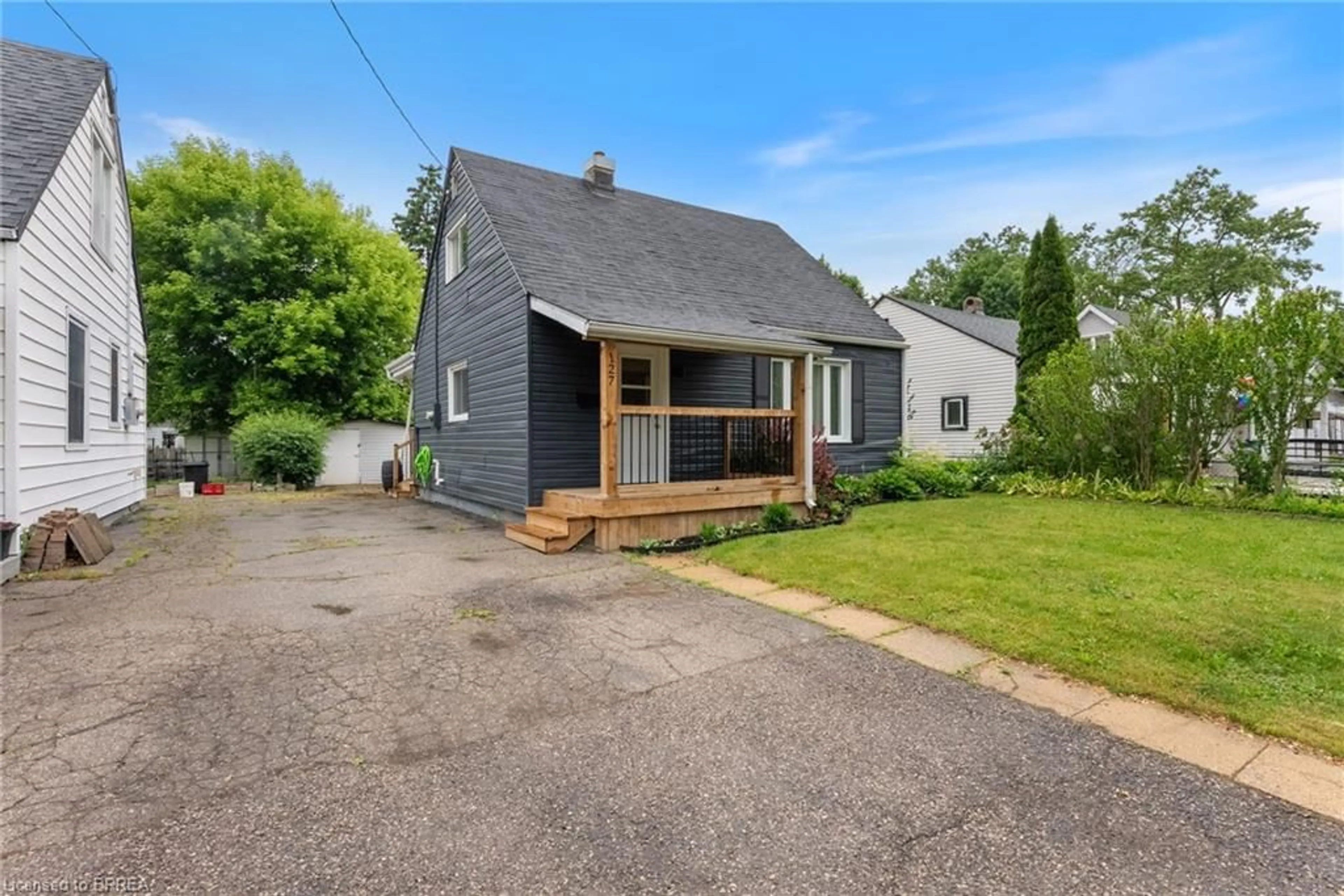 Unknown for 127 Wilkes St, Brantford Ontario N3T 4W4