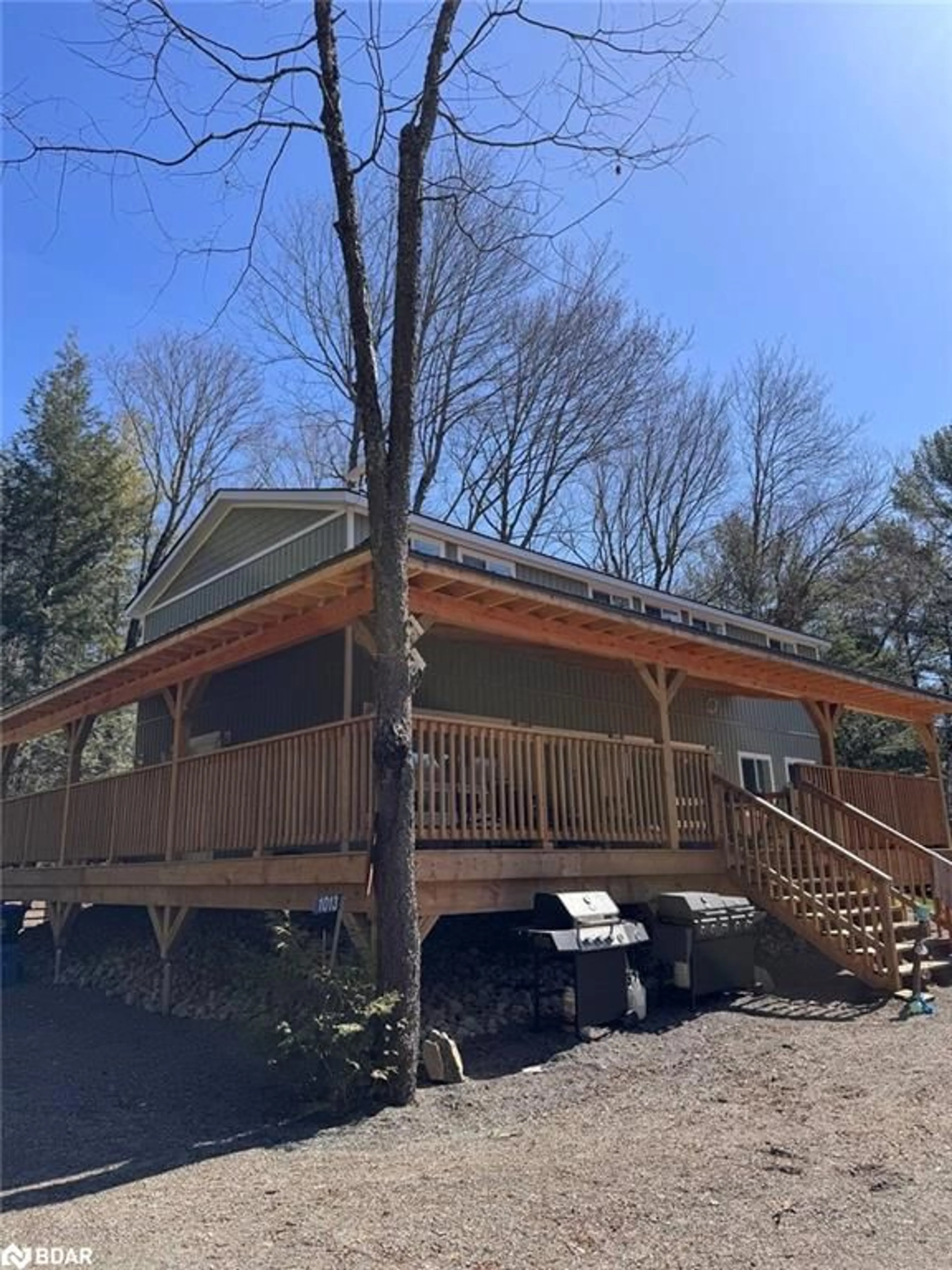 Home with vinyl exterior material, unknown for 1013 Goodlife Lane Lane, Dorset Ontario P0A 1E0