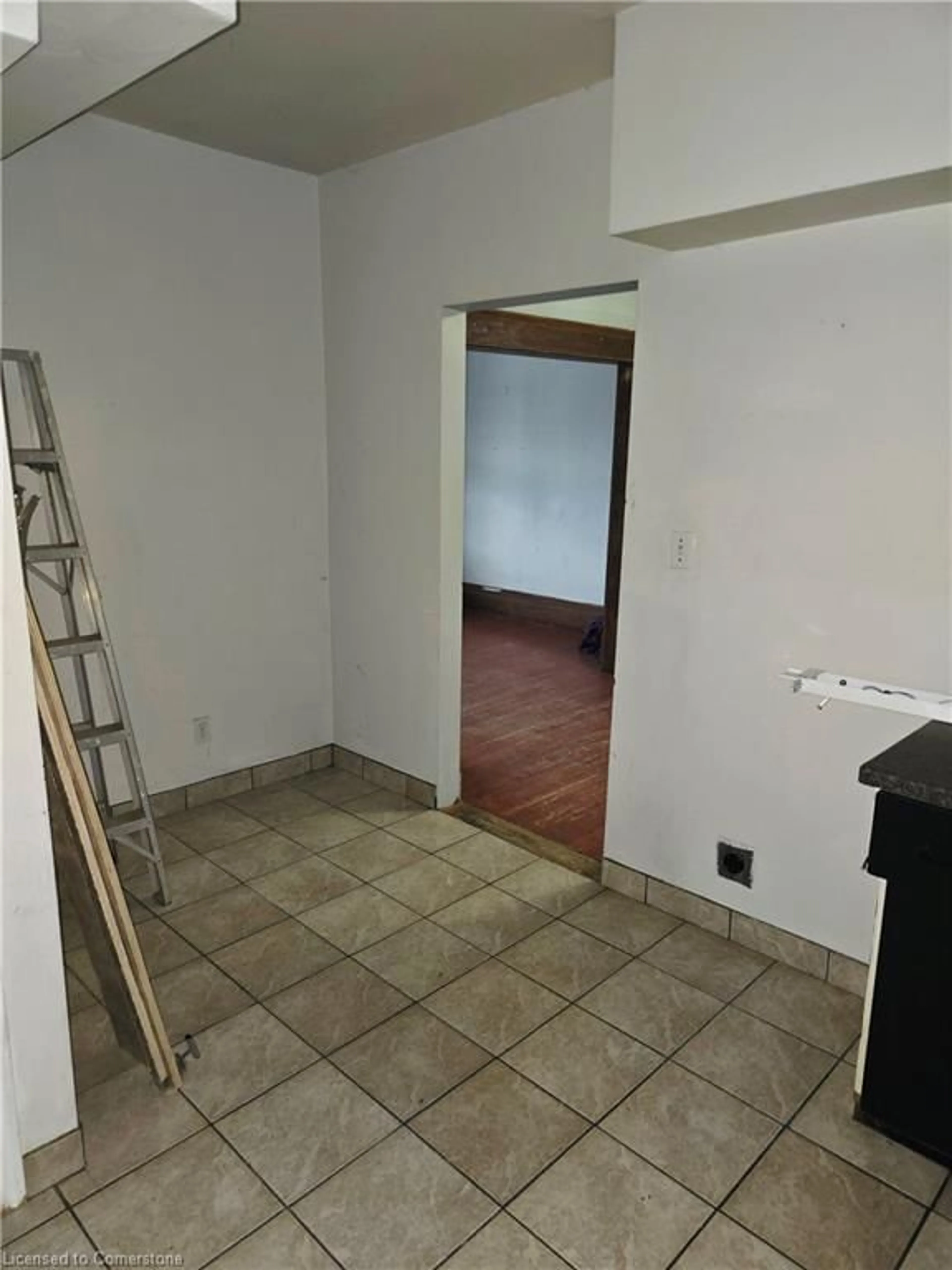 A pic of a room for 15 Shade St, Cambridge Ontario N1R 4J6