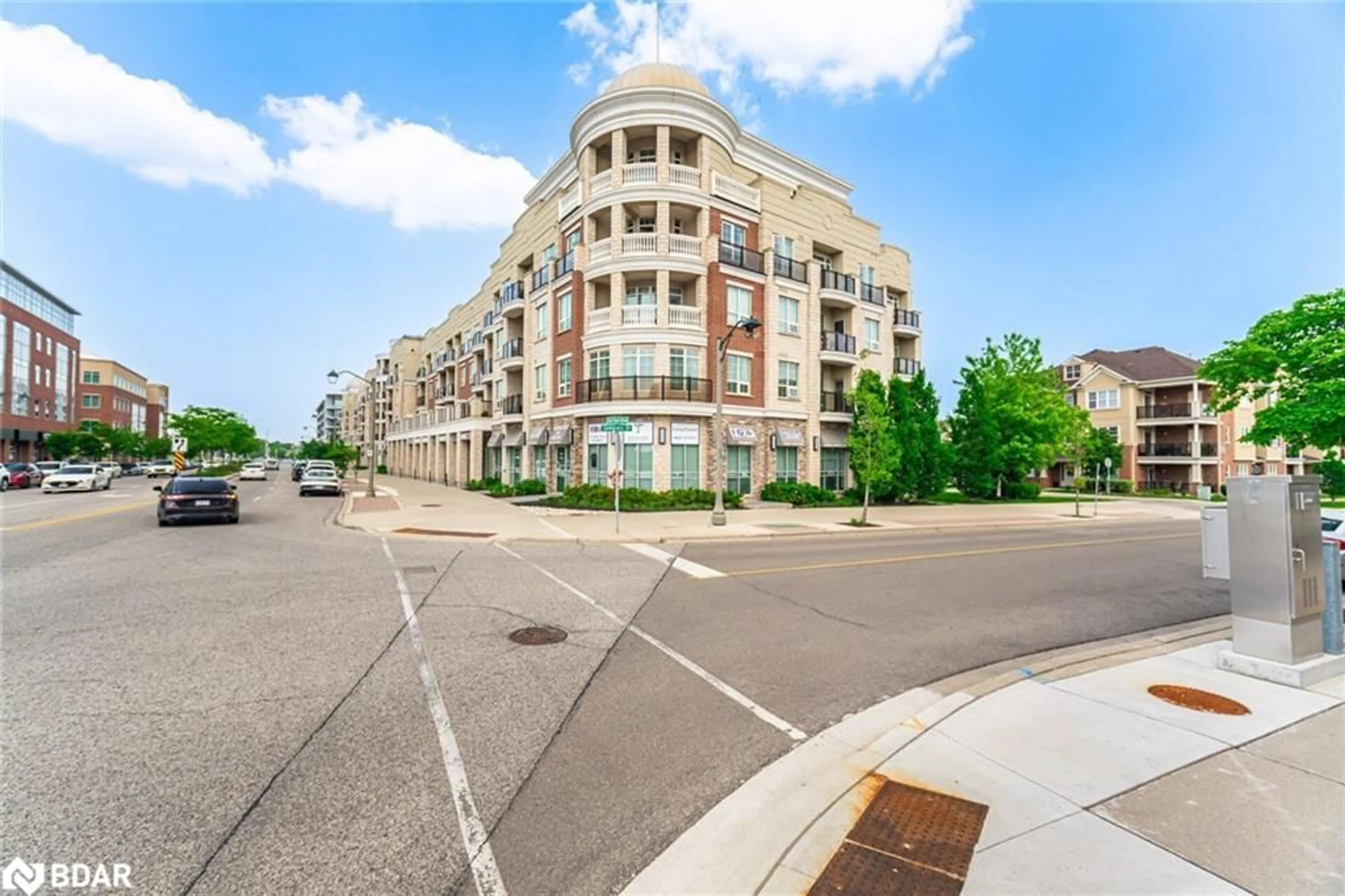 Patio, street for 216 Oak Park Blvd #325, Oakville Ontario L6H 7S8