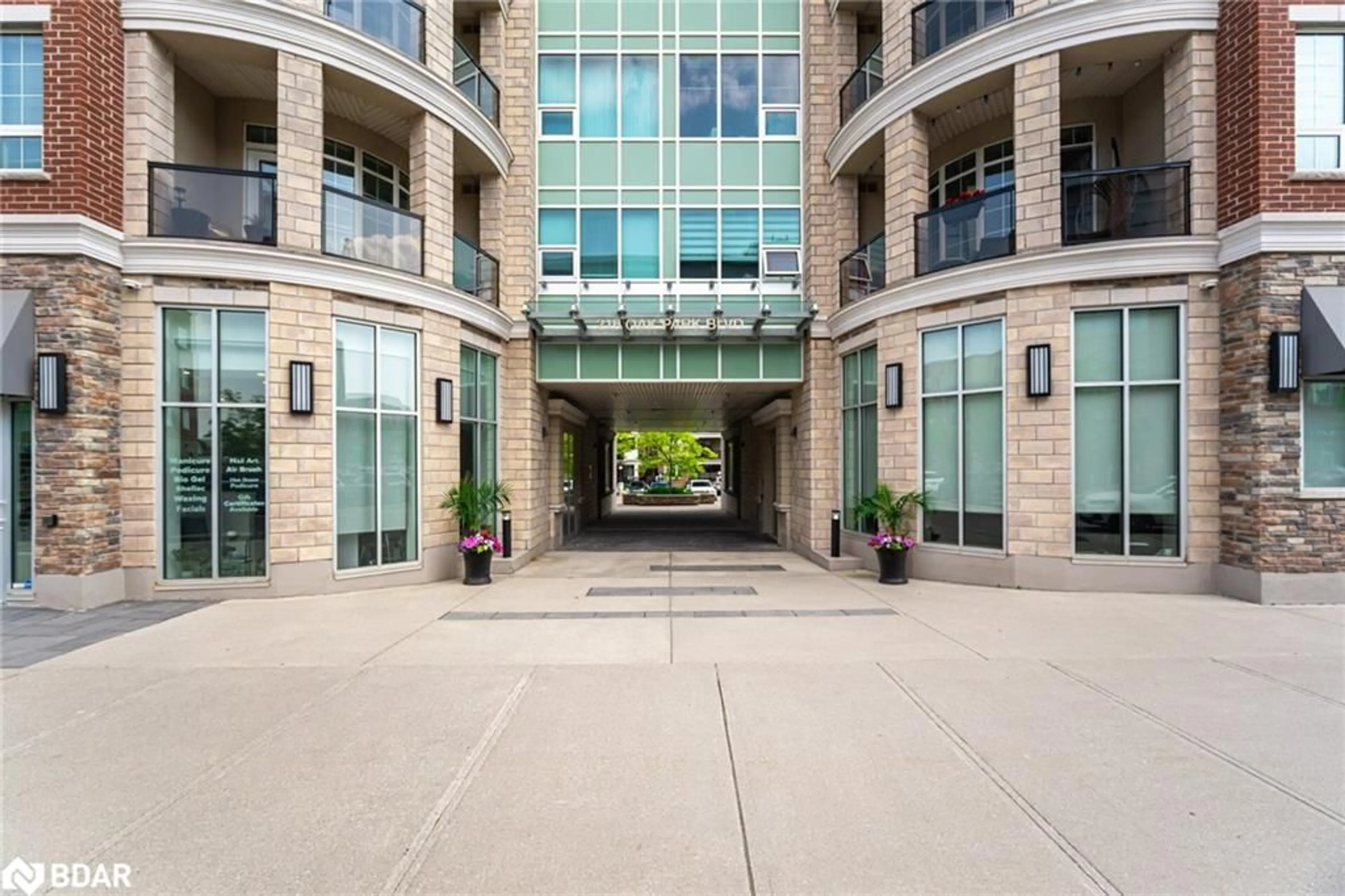 Indoor foyer for 216 Oak Park Blvd #325, Oakville Ontario L6H 7S8