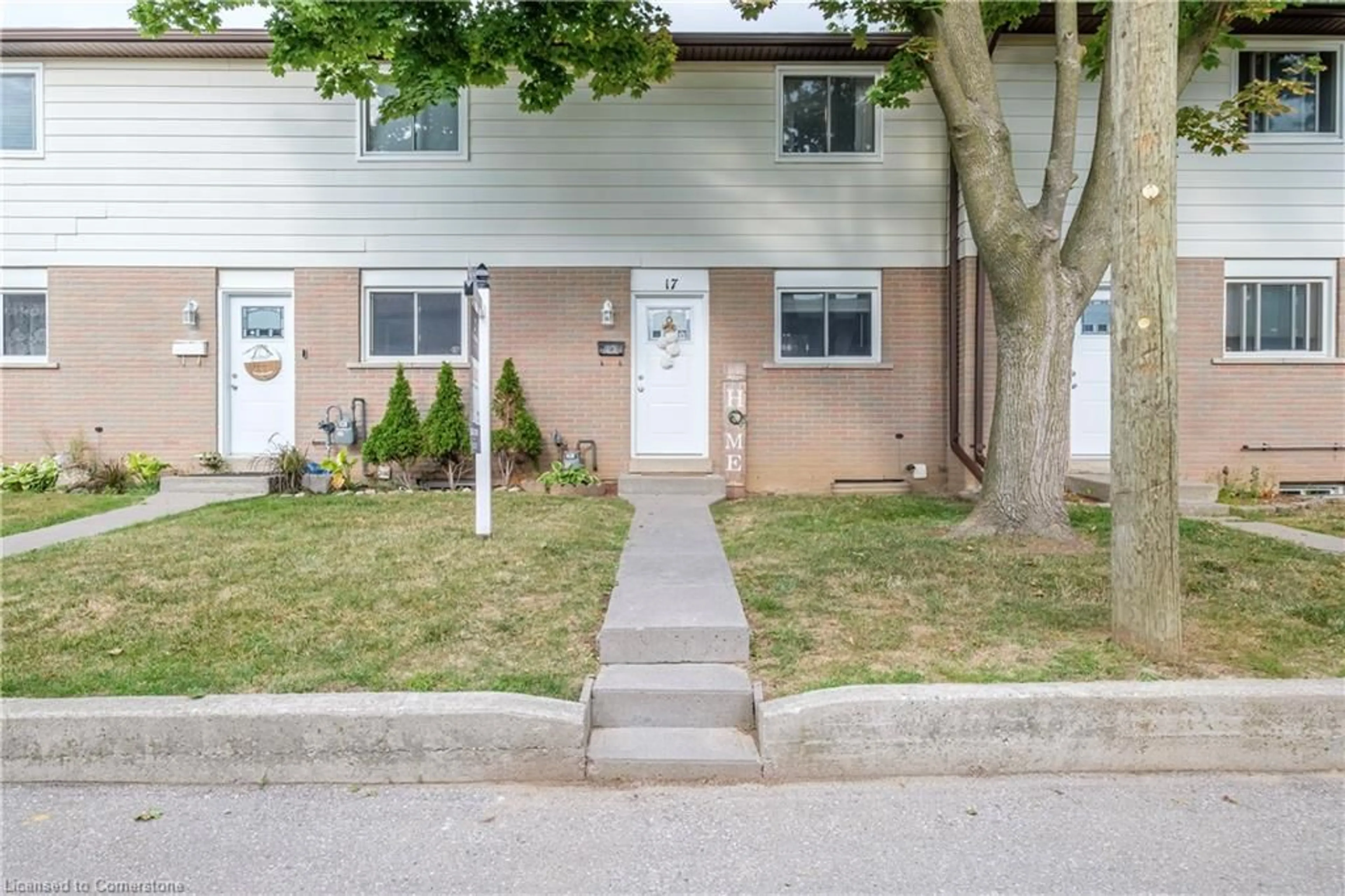 Home with vinyl exterior material, street for 379 Darling St #17, Brantford Ontario N3S 7G4