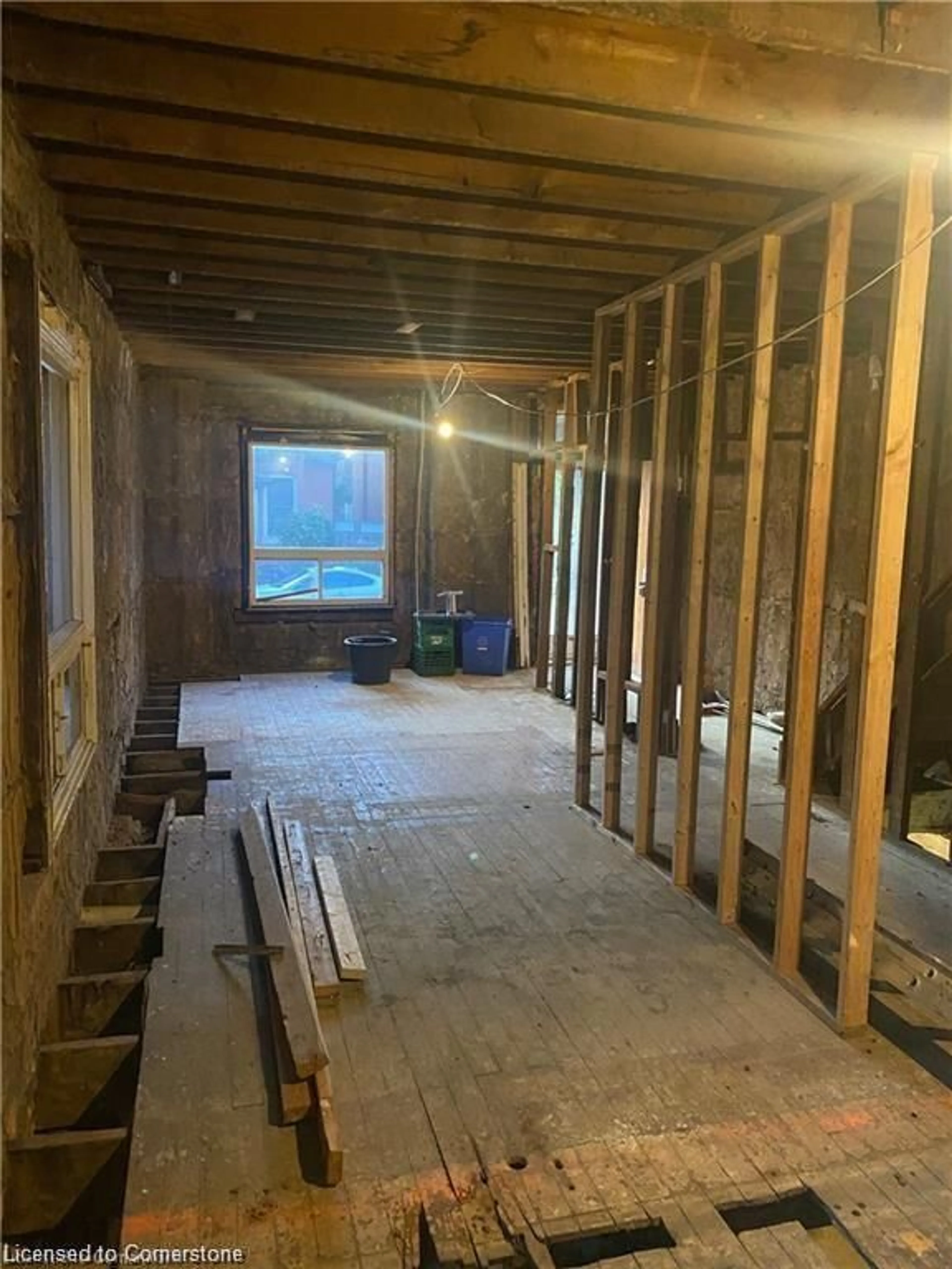 A pic of a room for 60 William St, Hamilton Ontario L8L 5T7