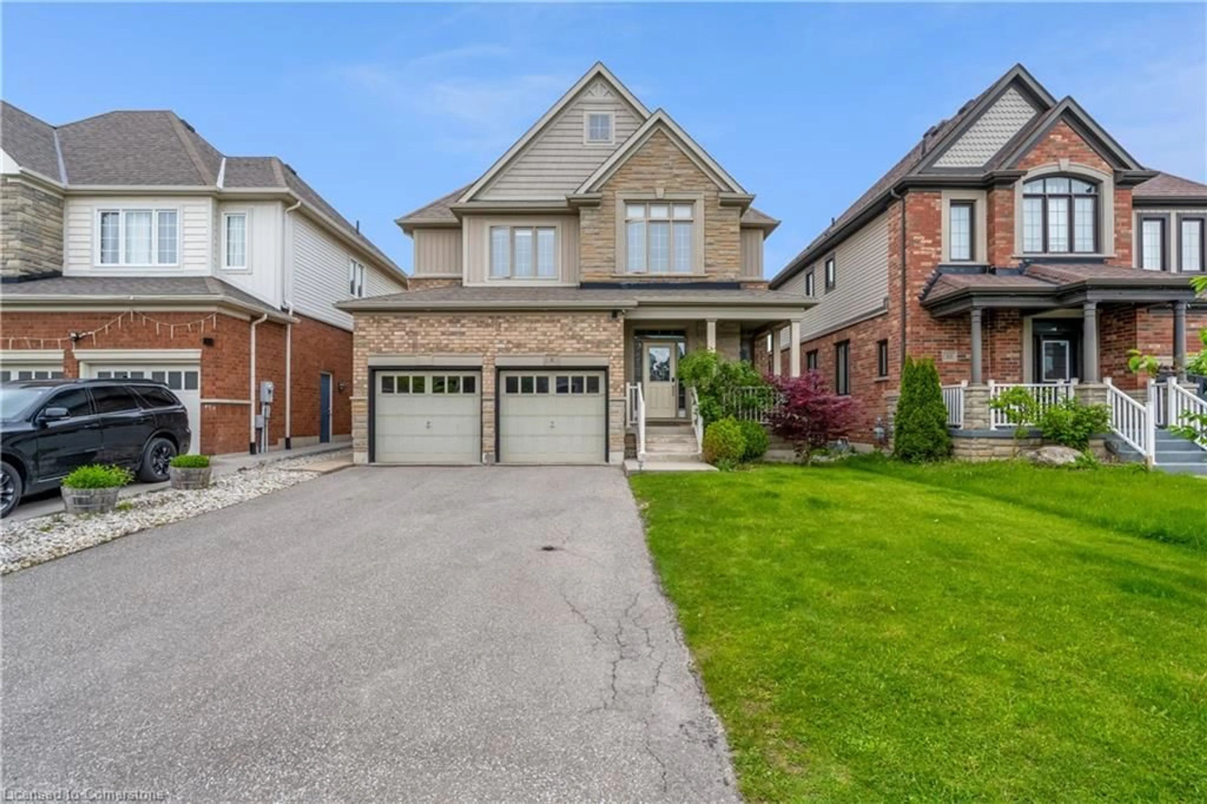 Home with brick exterior material, street for 8 Miracle Way, Thorold Ontario L0S 1A0
