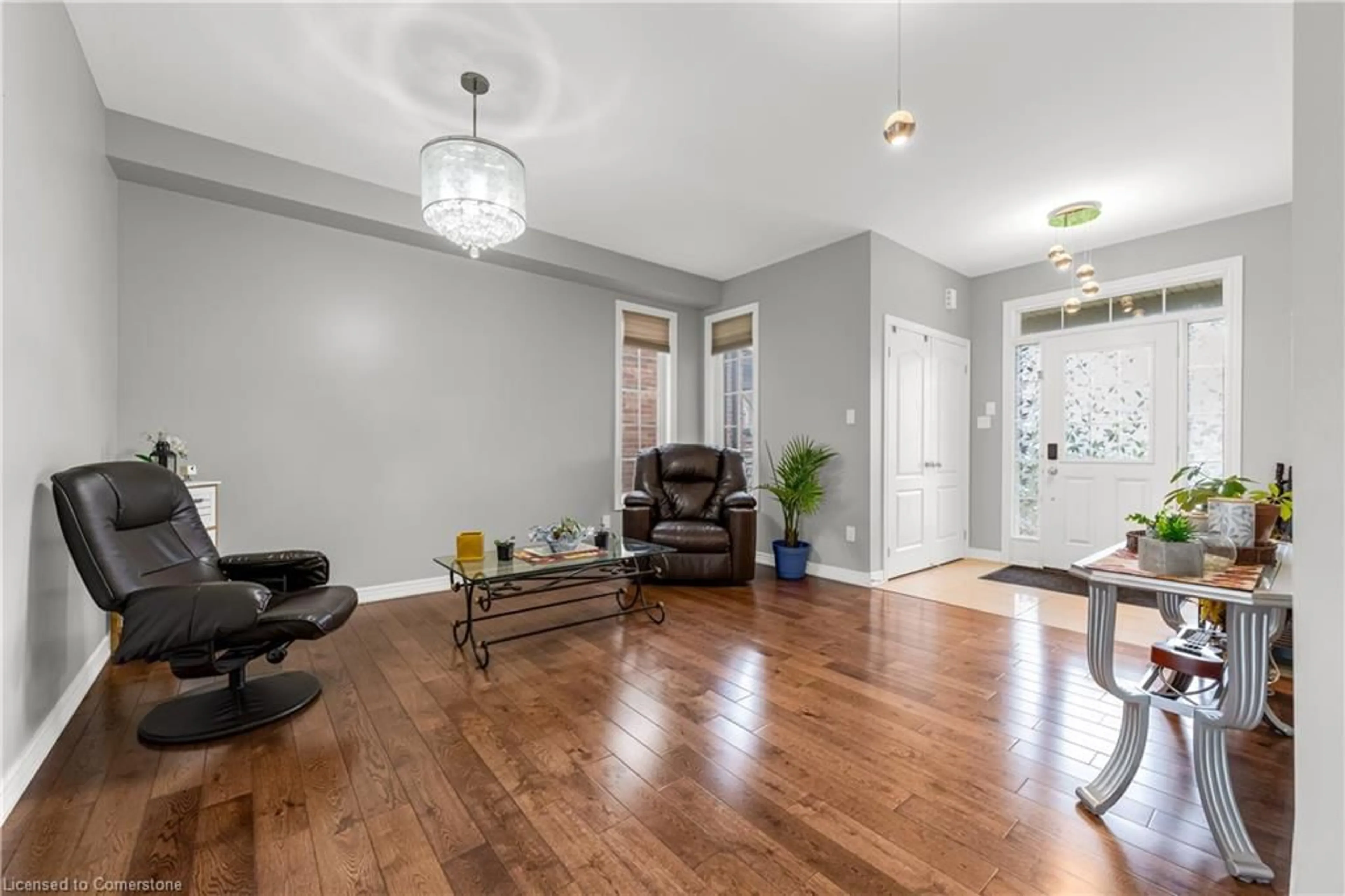 Indoor entryway for 8 Miracle Way, Thorold Ontario L0S 1A0