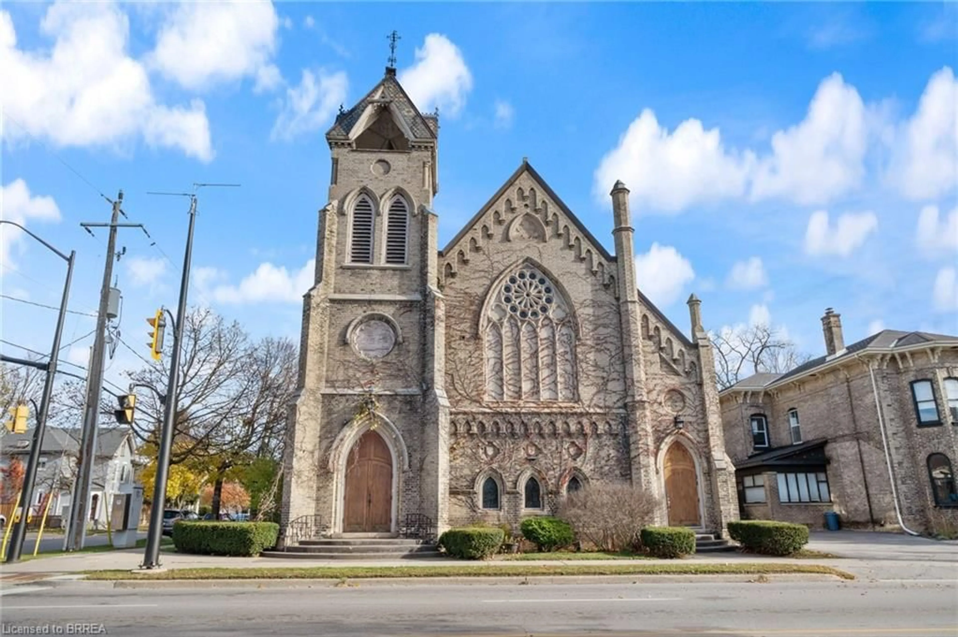 Blurry image for 21 Richmond St #206, Brantford Ontario N3T 3X9