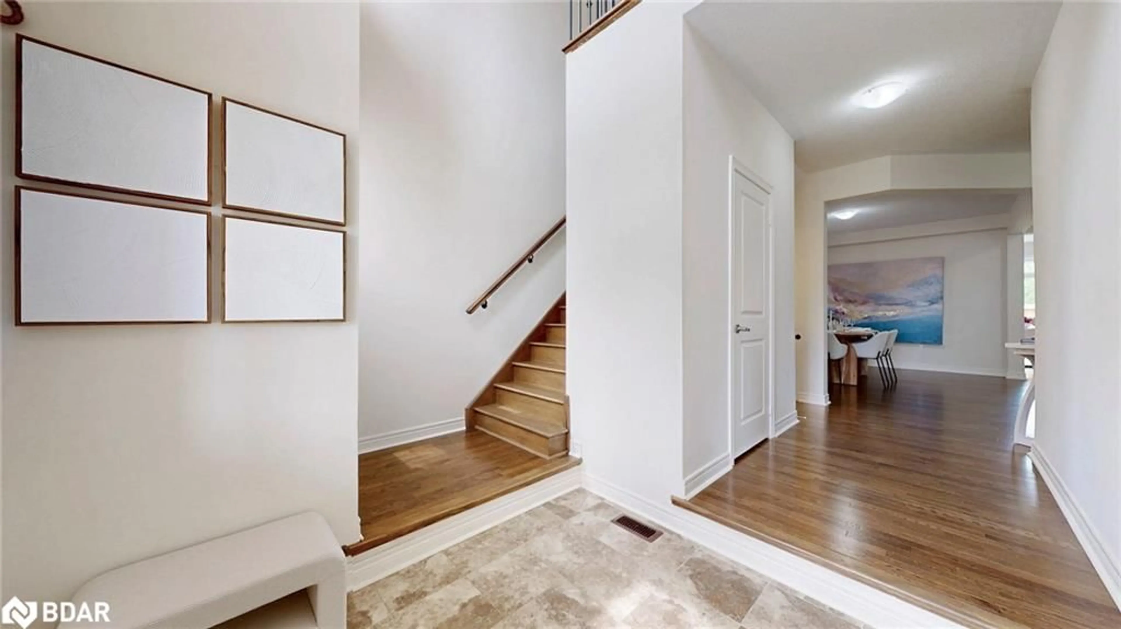 Indoor entryway for 219 Inverness Way, Bradford West Gwillimbury Ontario L3Z 0X5