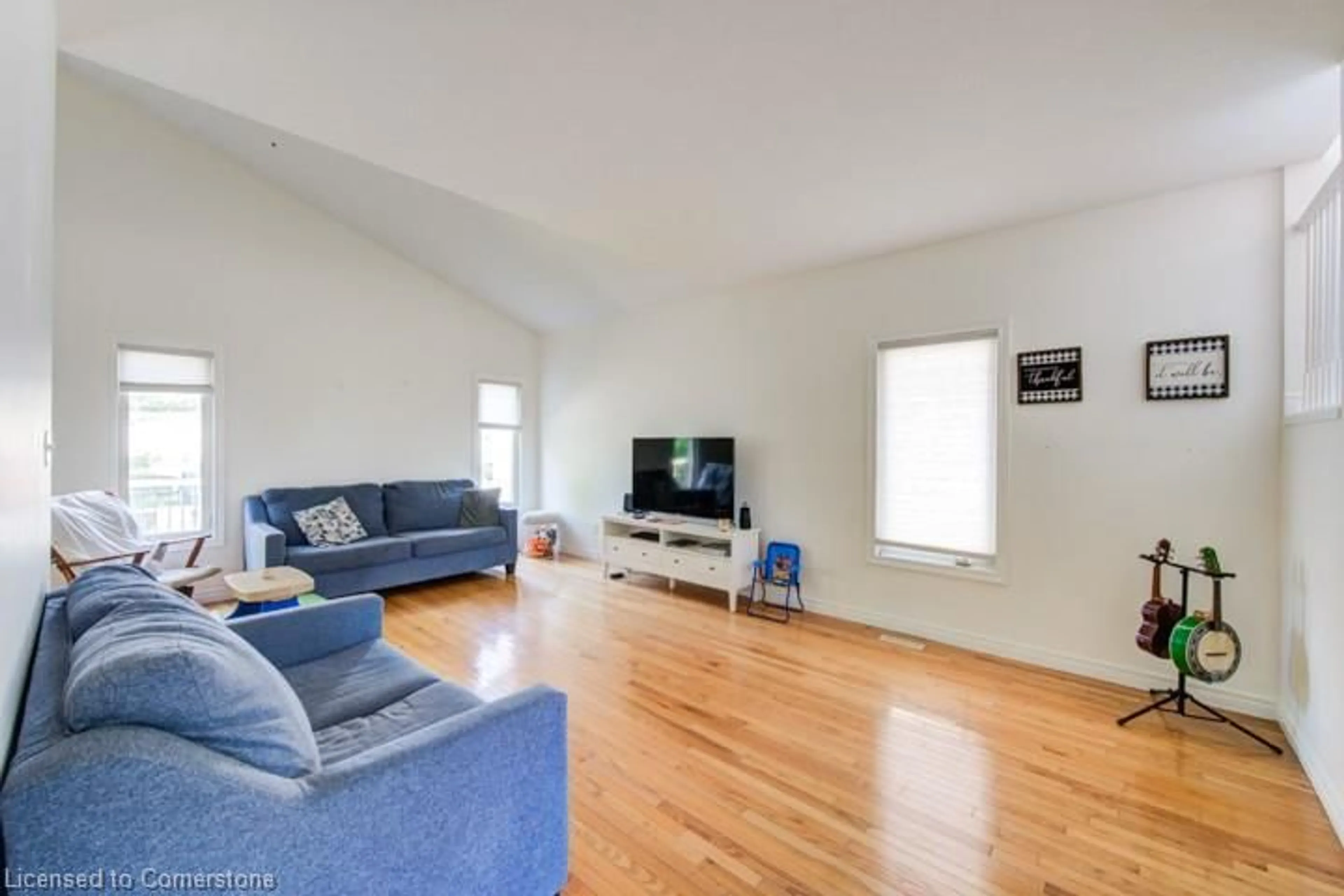 Living room with furniture, unknown for 979 Queensborough Crt, London Ontario N6G 5K1