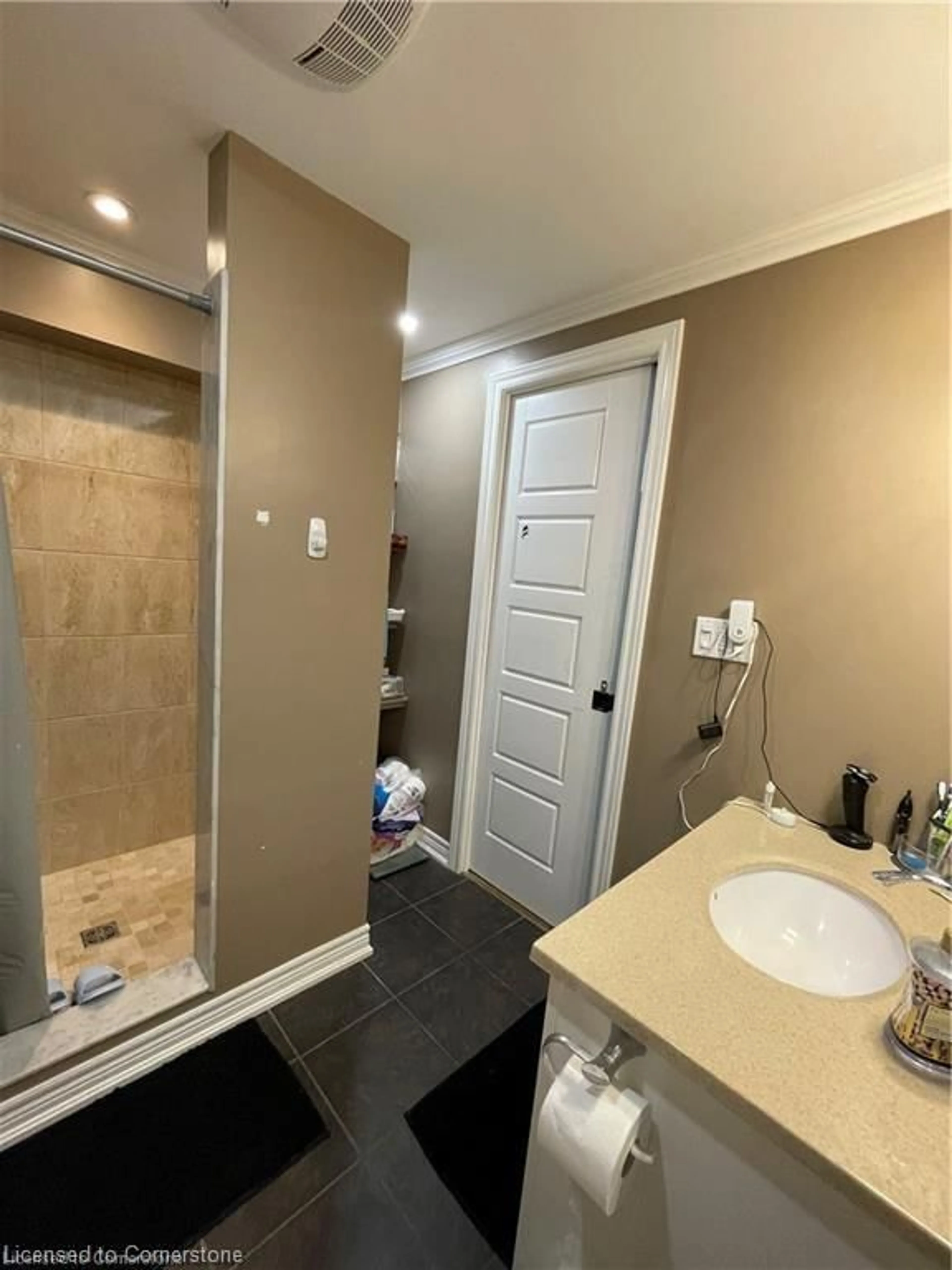 Unknown for 18 Rosewell St, Hamilton Ontario L8W 2L1