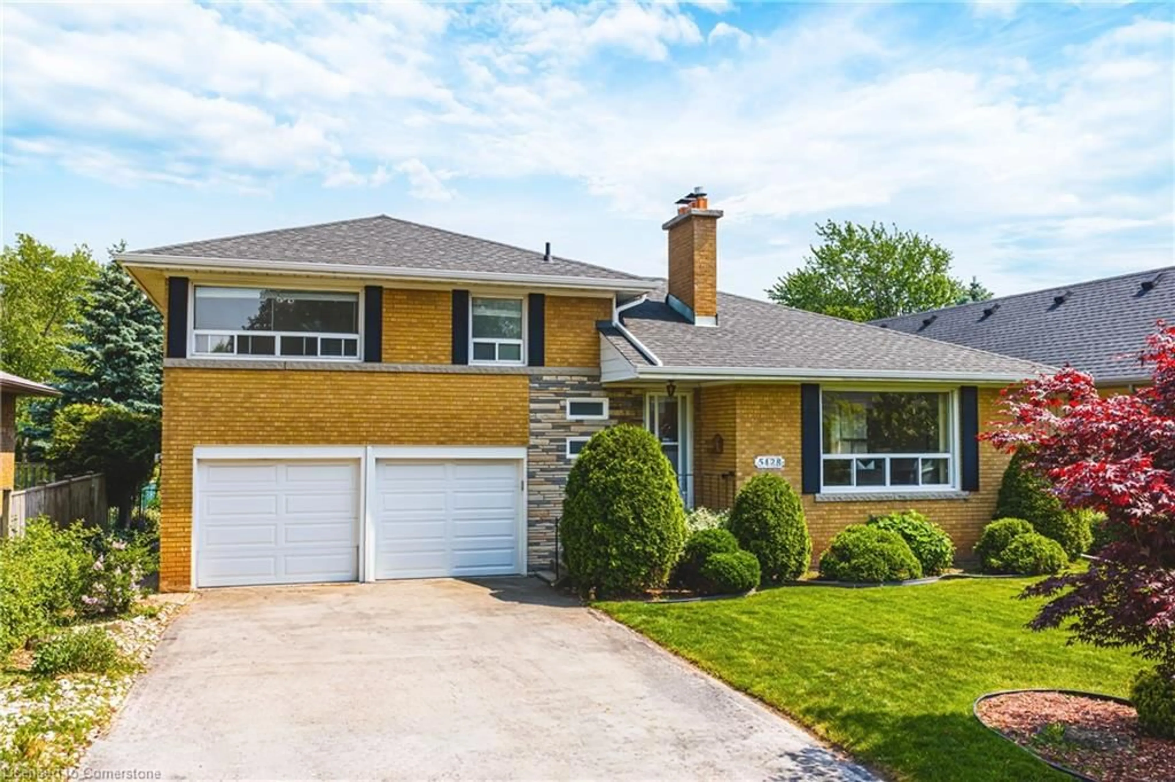 Home with brick exterior material, street for 5428 Stratton Rd, Burlington Ontario L7L 2Y9