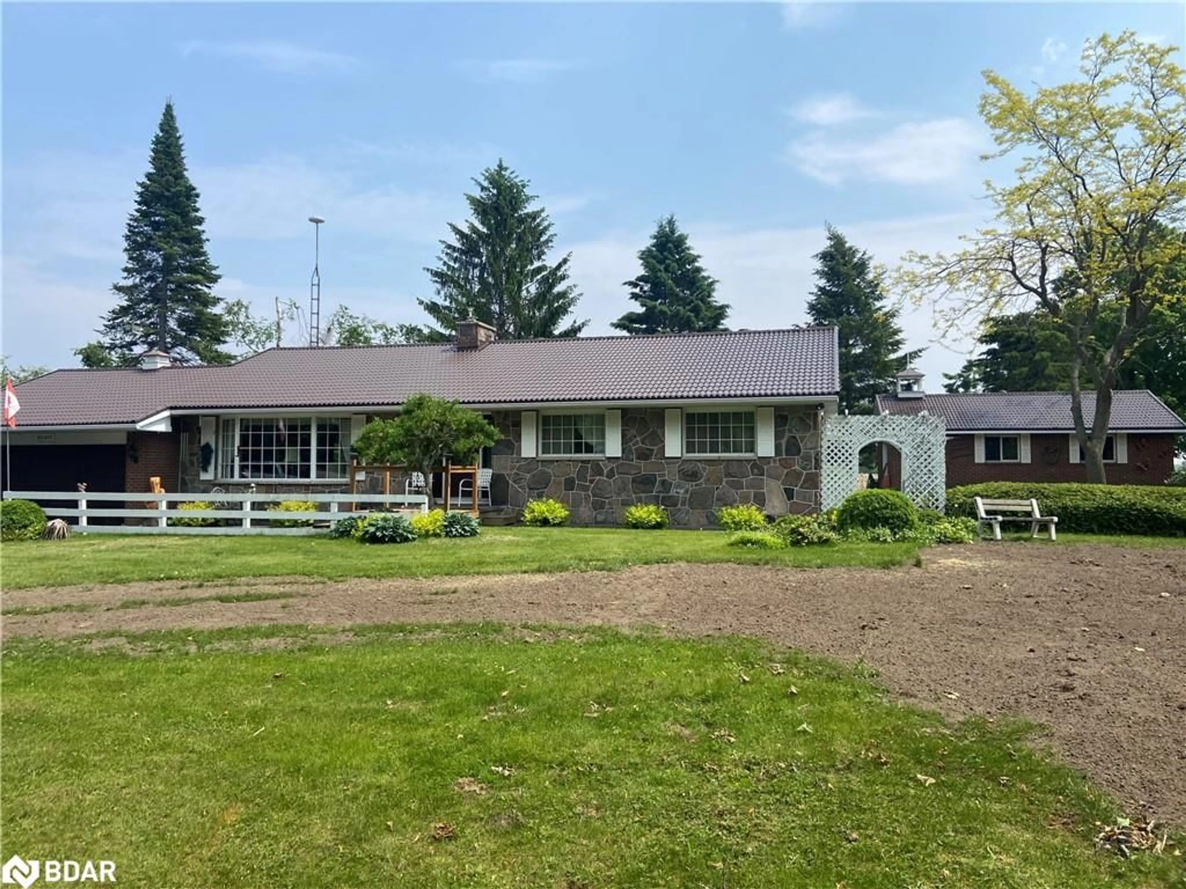A pic from outside/outdoor area/front of a property/back of a property/a pic from drone, unknown for 978 15/16 Sideroad E Sideroad, Oro-Medonte Ontario L0L 1T0