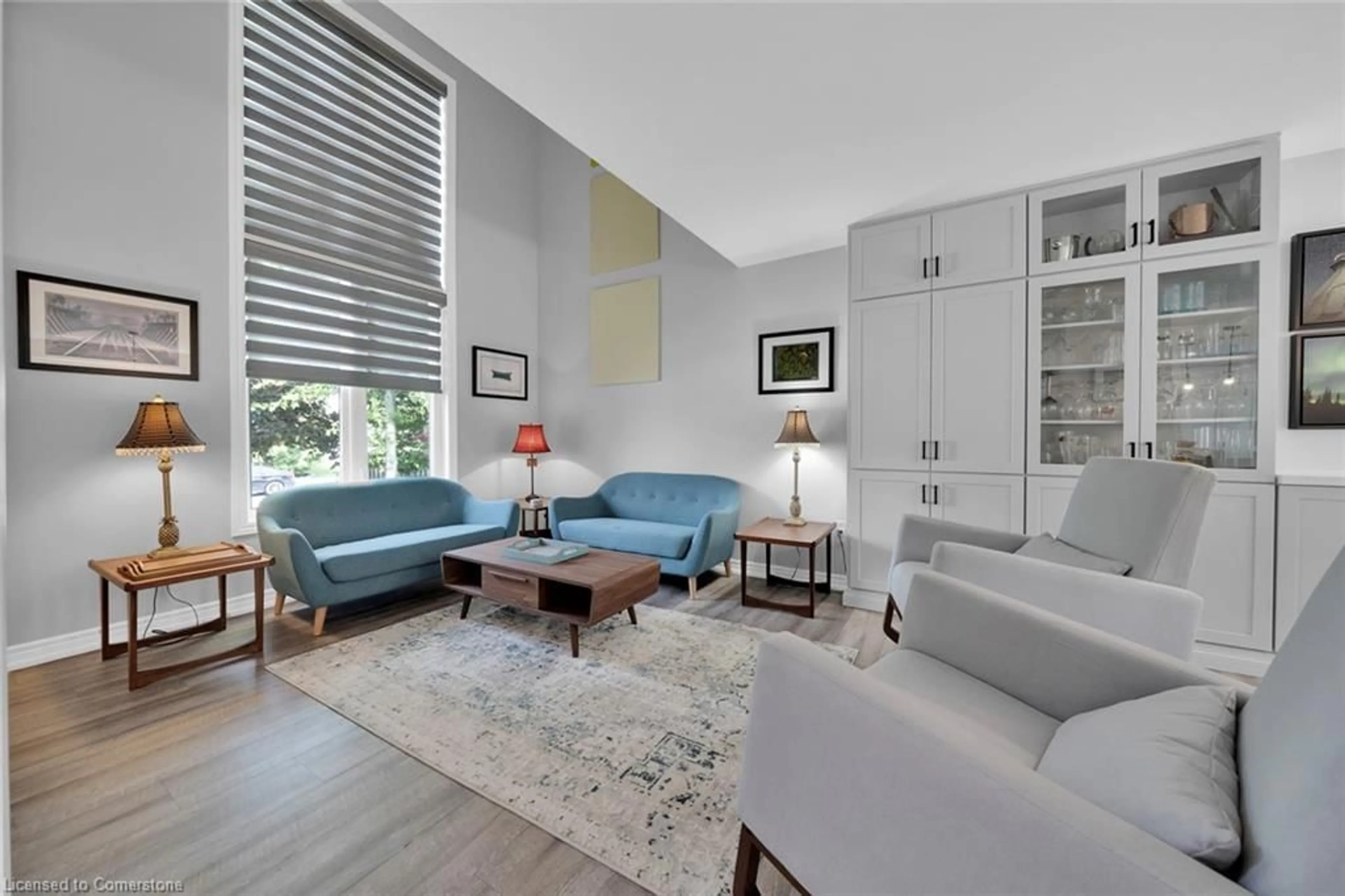 Living room with furniture, unknown for 3 Clansman Cres, Caledonia Ontario N3W 1H3