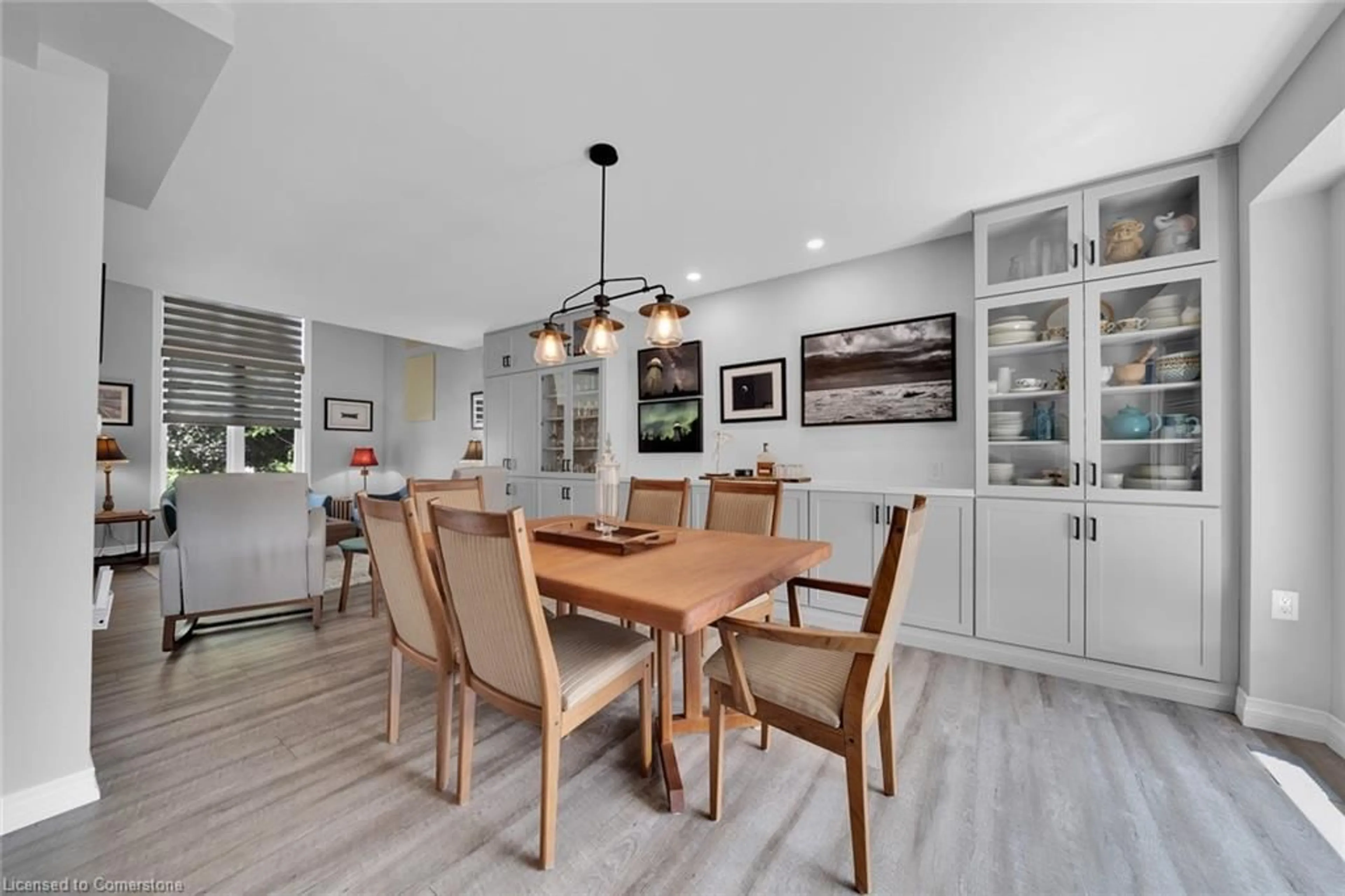 Open concept kitchen, unknown for 3 Clansman Cres, Caledonia Ontario N3W 1H3