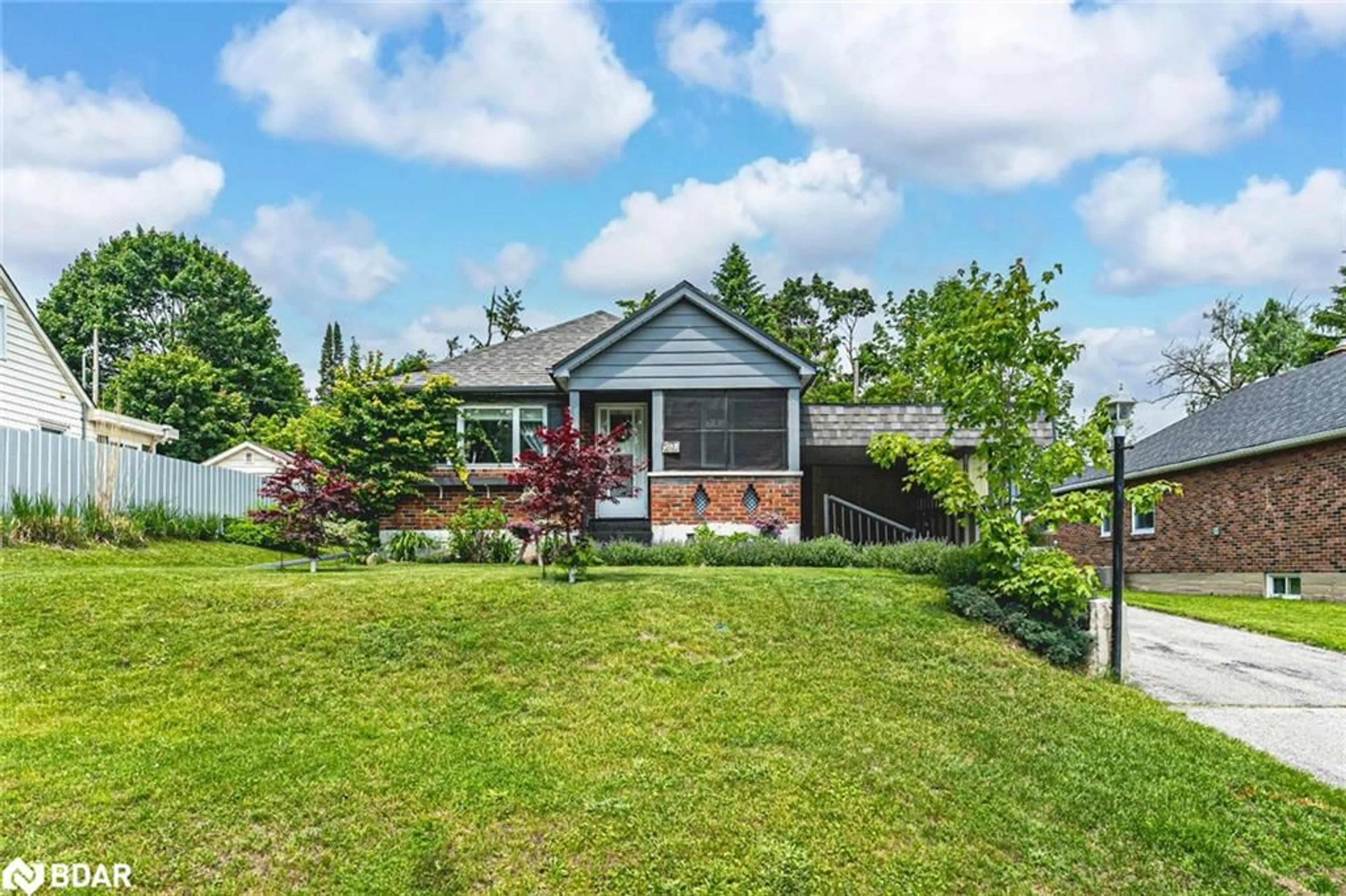 A pic from outside/outdoor area/front of a property/back of a property/a pic from drone, water/lake/river/ocean view for 29 Argyle Ave, Orillia Ontario L3V 2V5