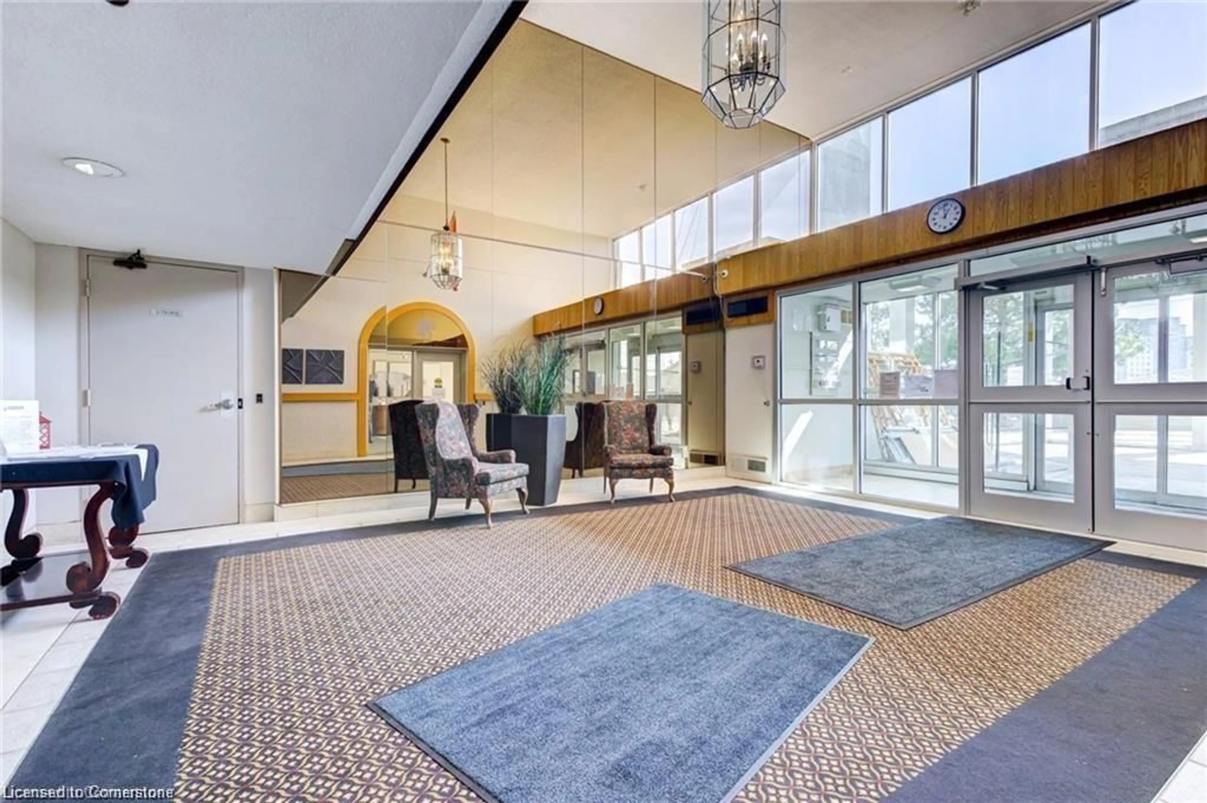 Indoor foyer for 375 King St #1608, Waterloo Ontario N2J 4L6