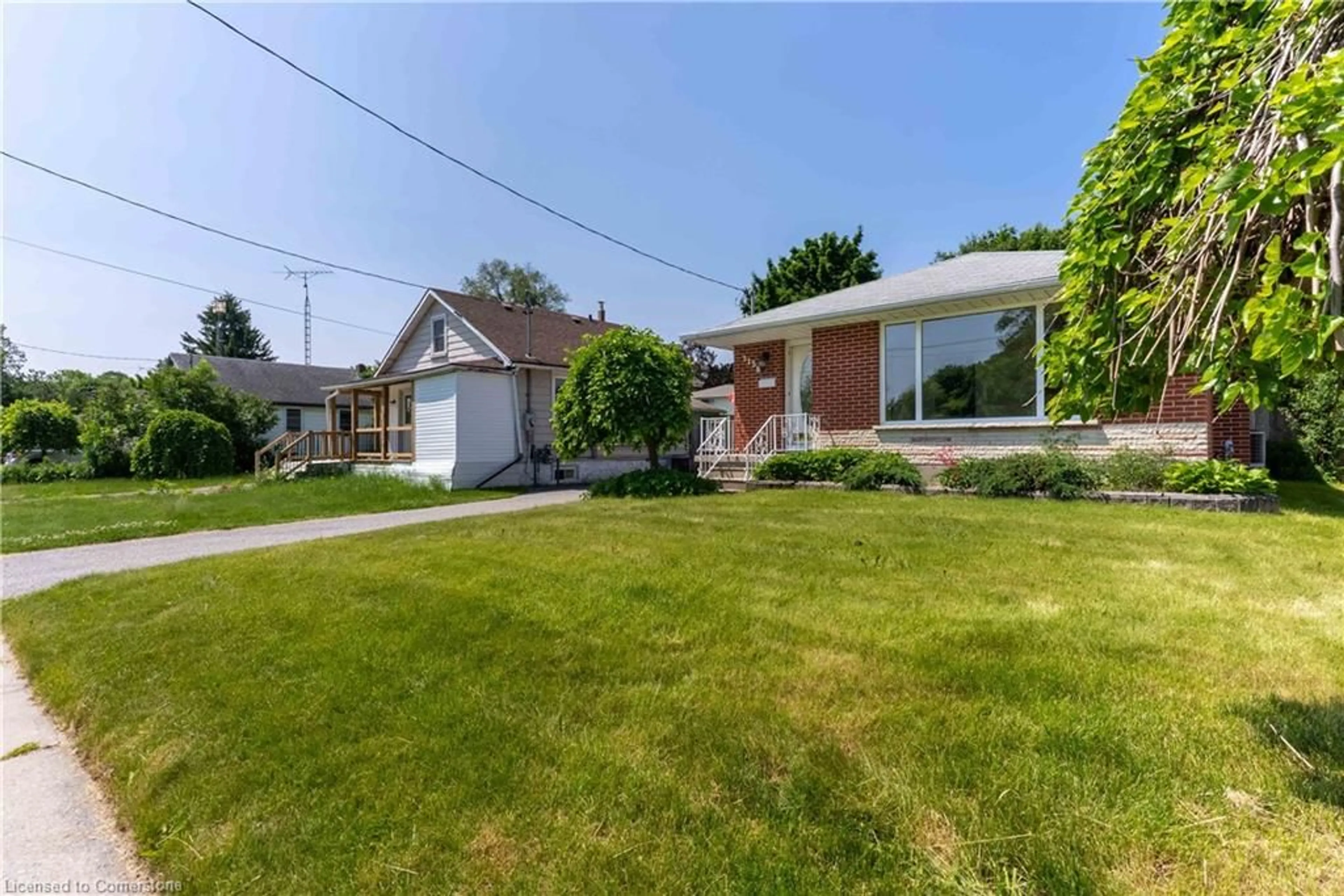 A pic from outside/outdoor area/front of a property/back of a property/a pic from drone, street for 1156 Somerville St, Oshawa Ontario L1G 4K5