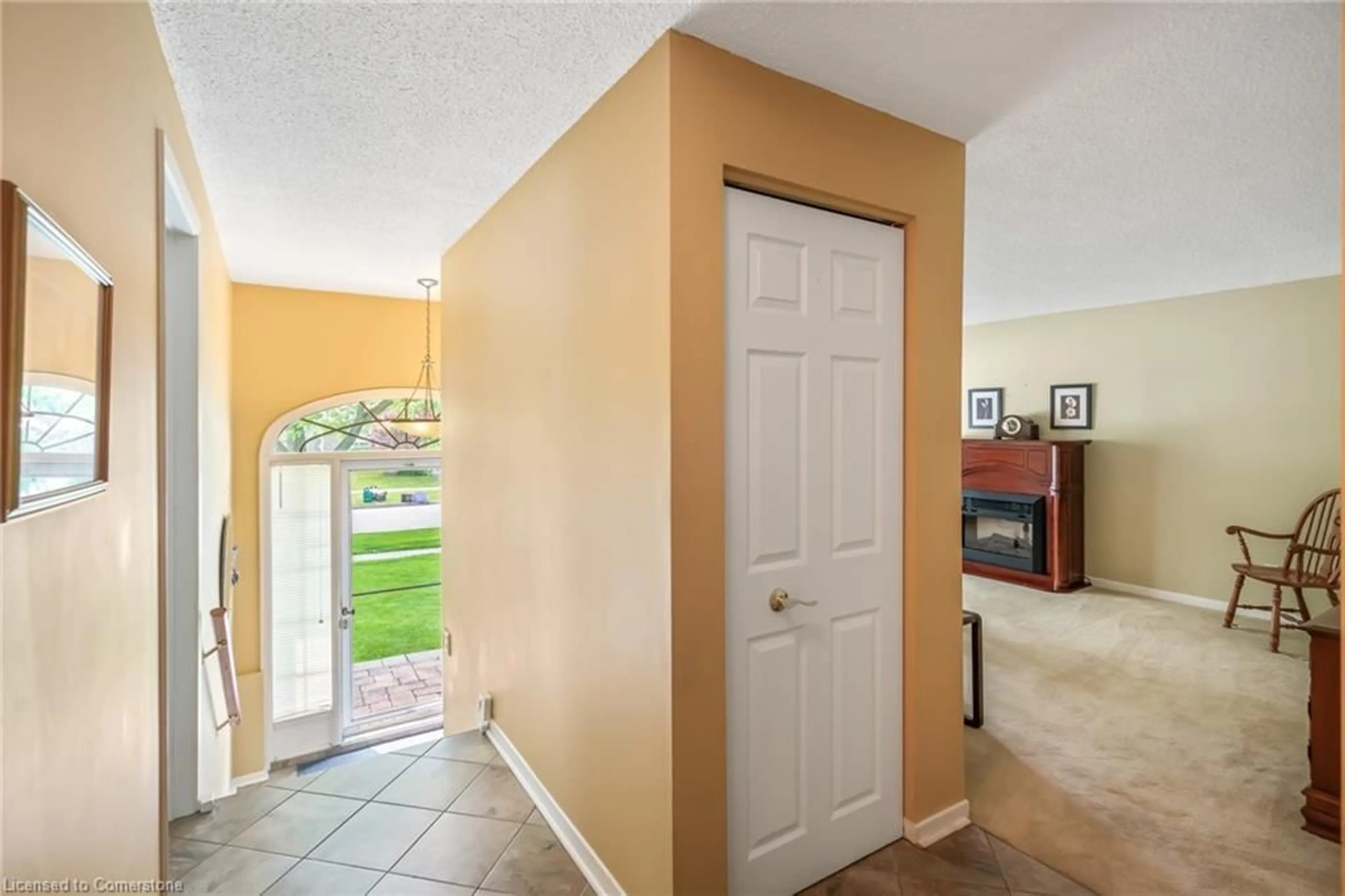 Indoor entryway for 55 Leaside Dr, Welland Ontario L2M 4G1