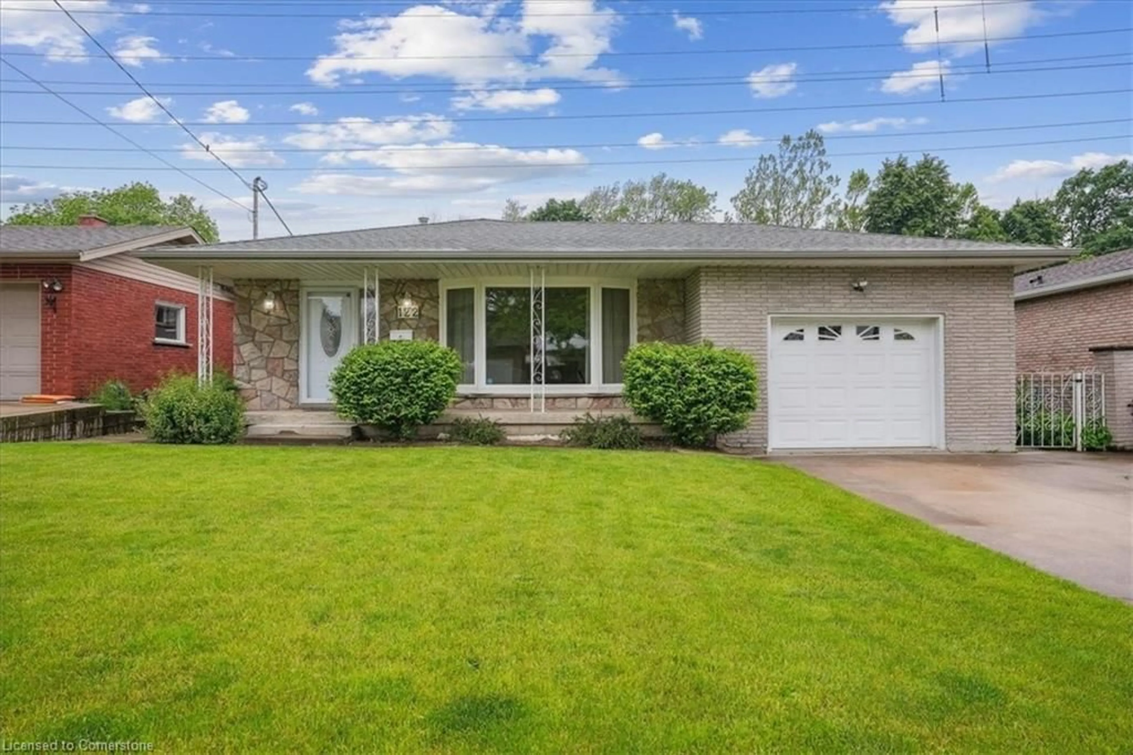 Home with vinyl exterior material, street for 122 Glen Castle Dr, Hamilton Ontario L8K 5Z5