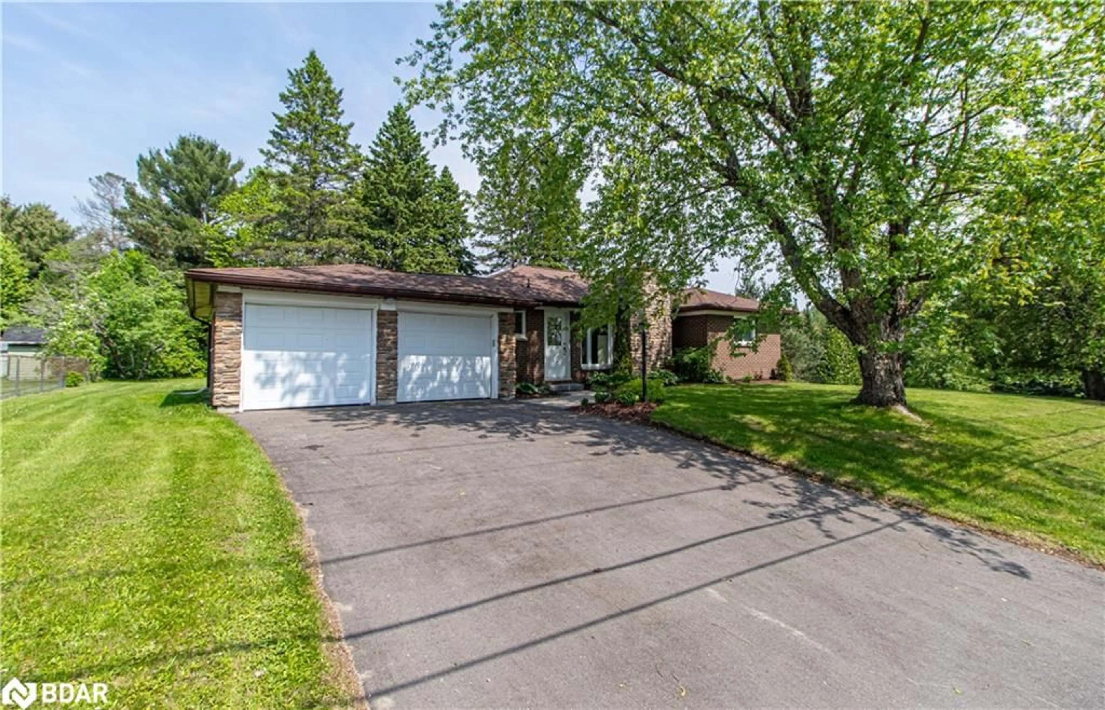 Unknown for 27 Paget St, Sundridge Ontario P0A 1Z0