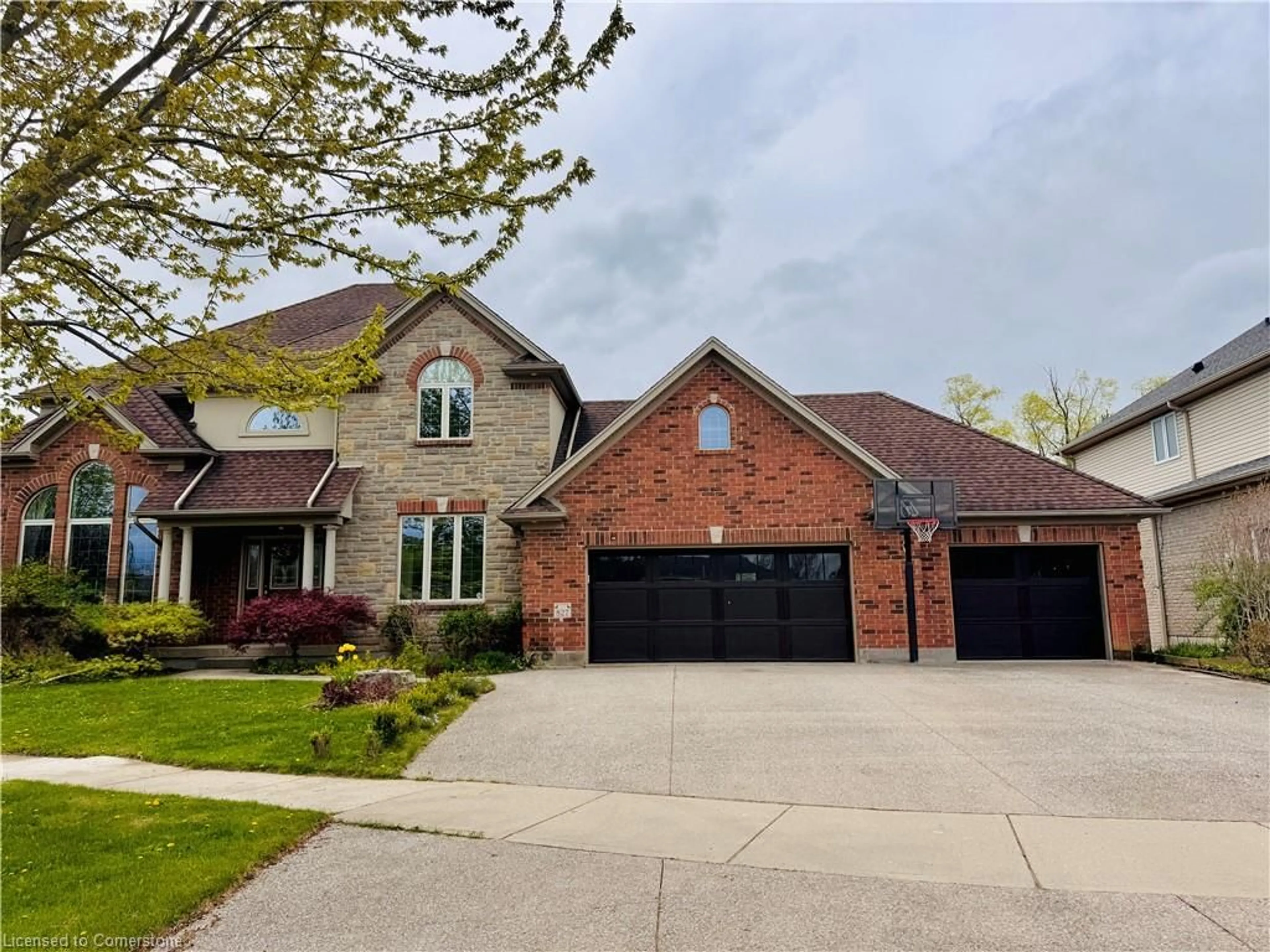 Home with brick exterior material, street for 827 Birchmount Dr, Waterloo Ontario N2V 2R3