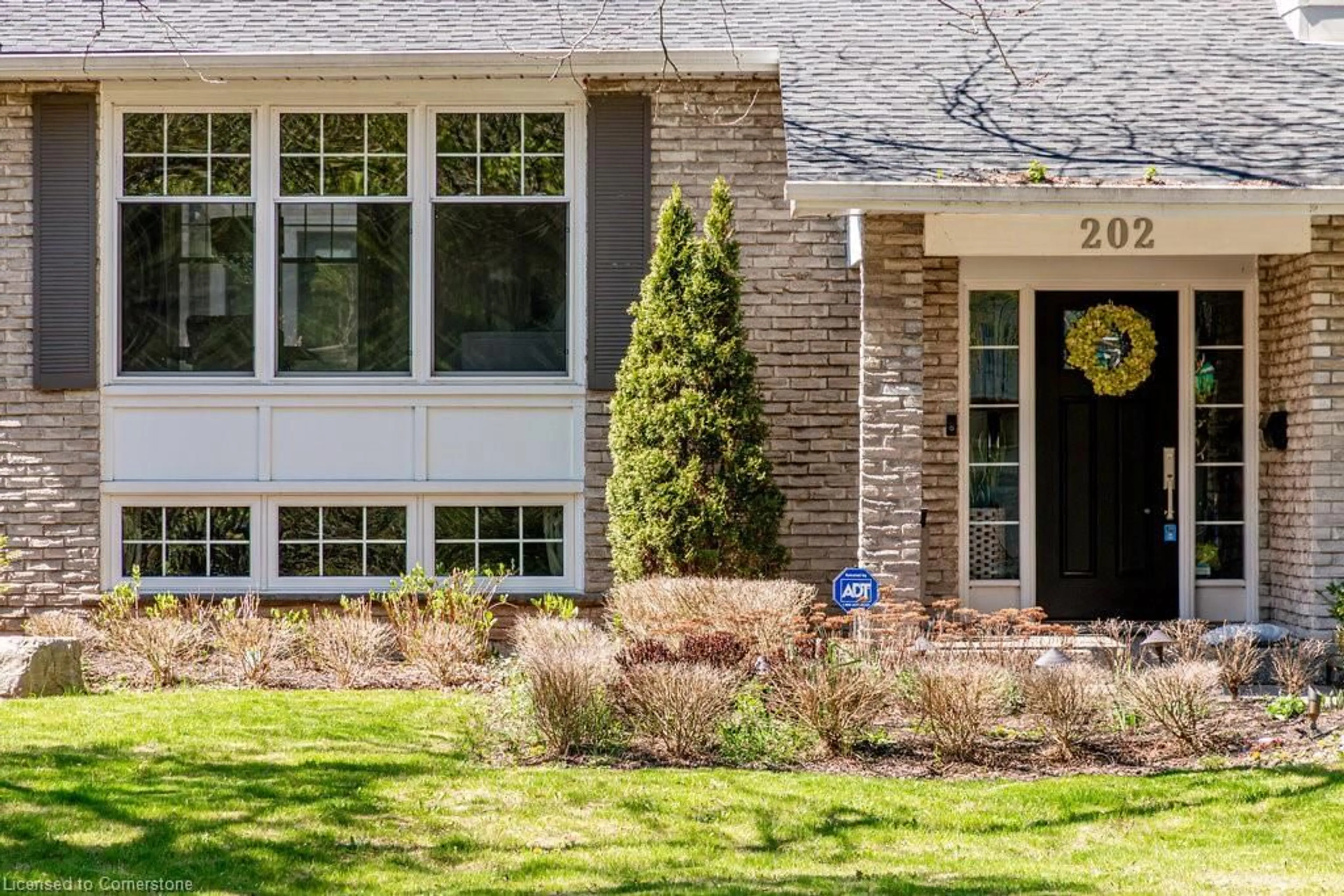 Home with brick exterior material, street for 202 Willowridge Crt, Oakville Ontario L6L 5J2