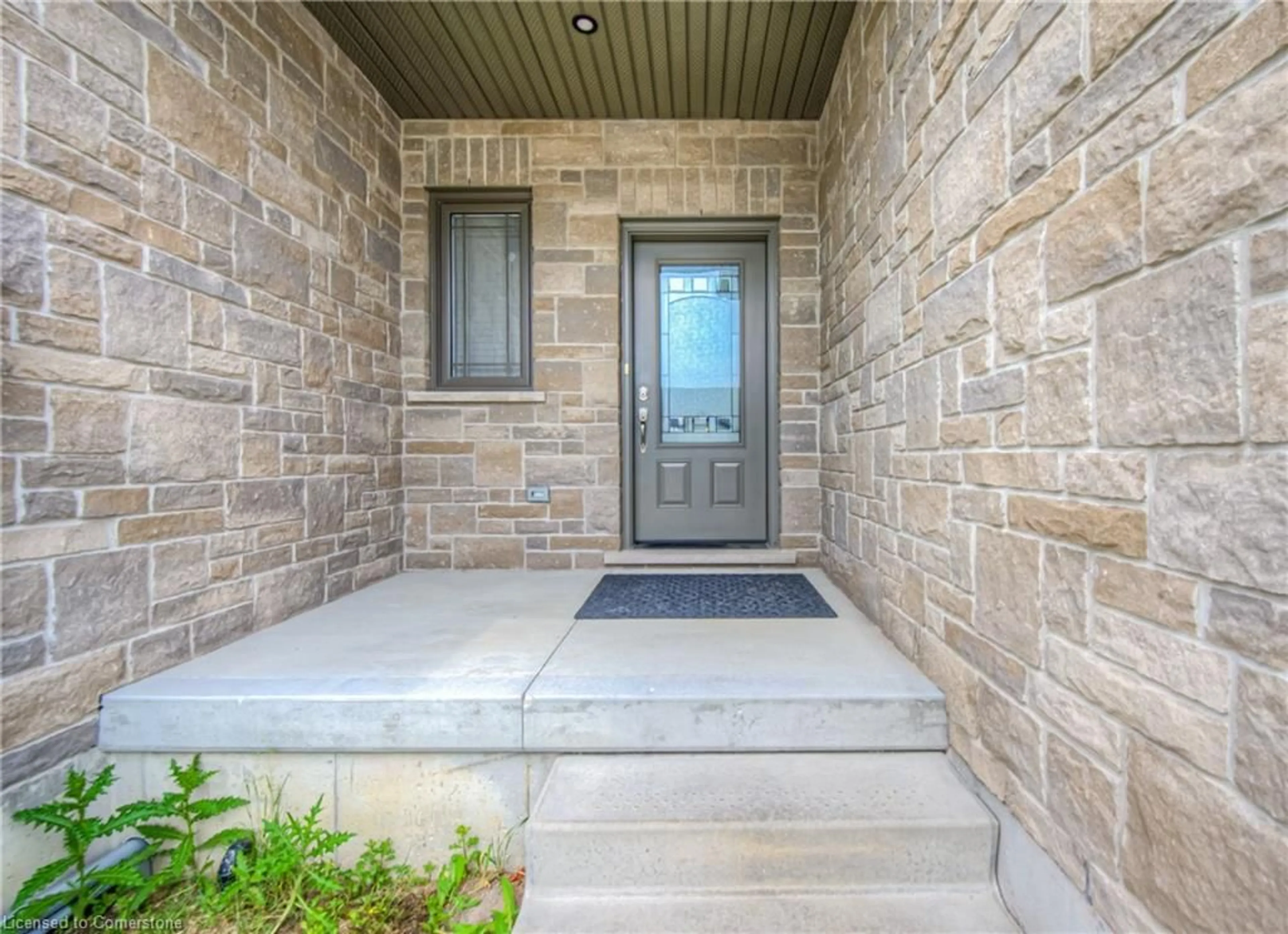 Indoor entryway for 741 Hollinger Ave, Listowel Ontario N4W 0J3