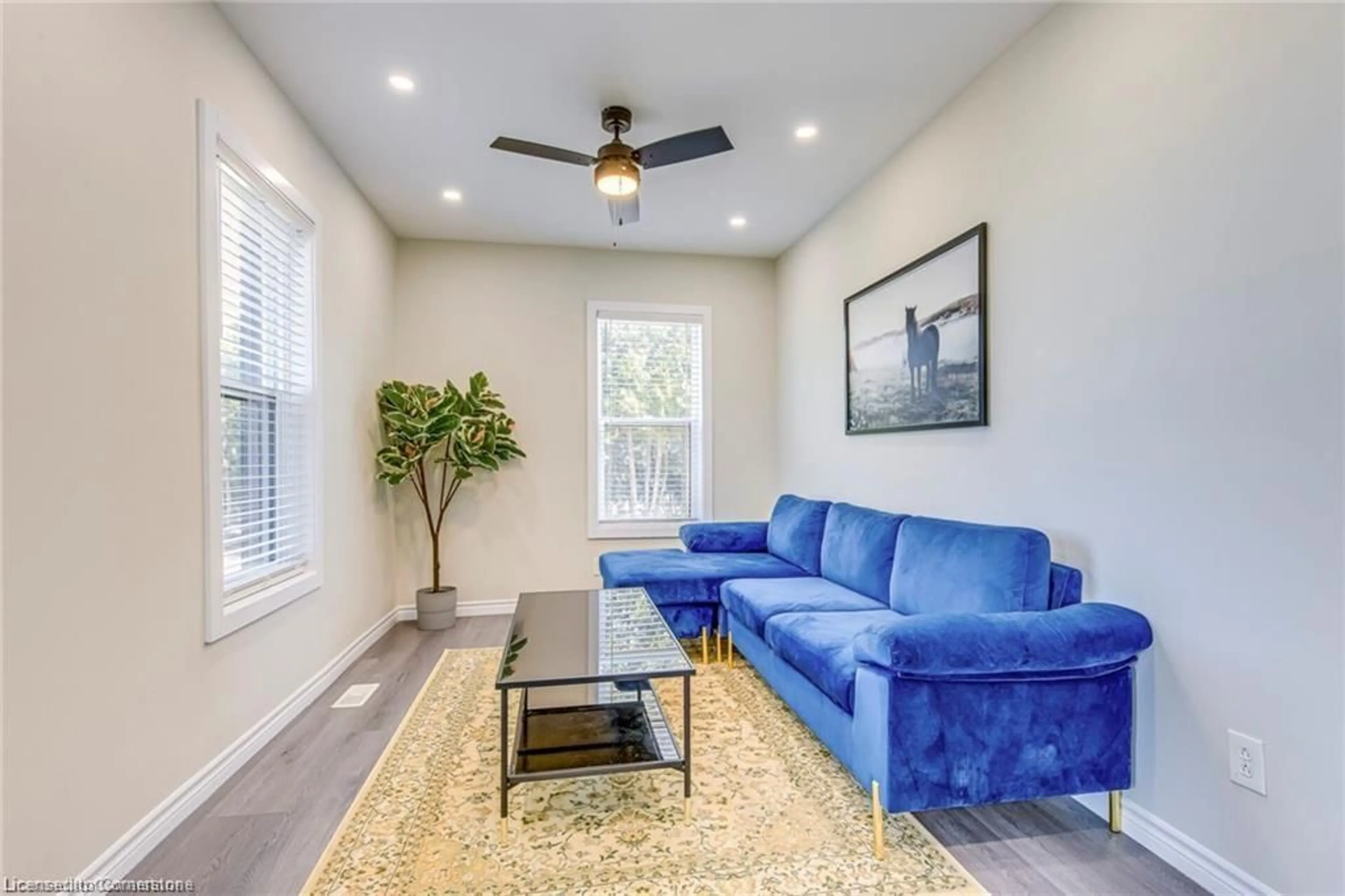 Living room with furniture, unknown for 3590 Lakeshore Rd, Lincoln Ontario L0R 1B1
