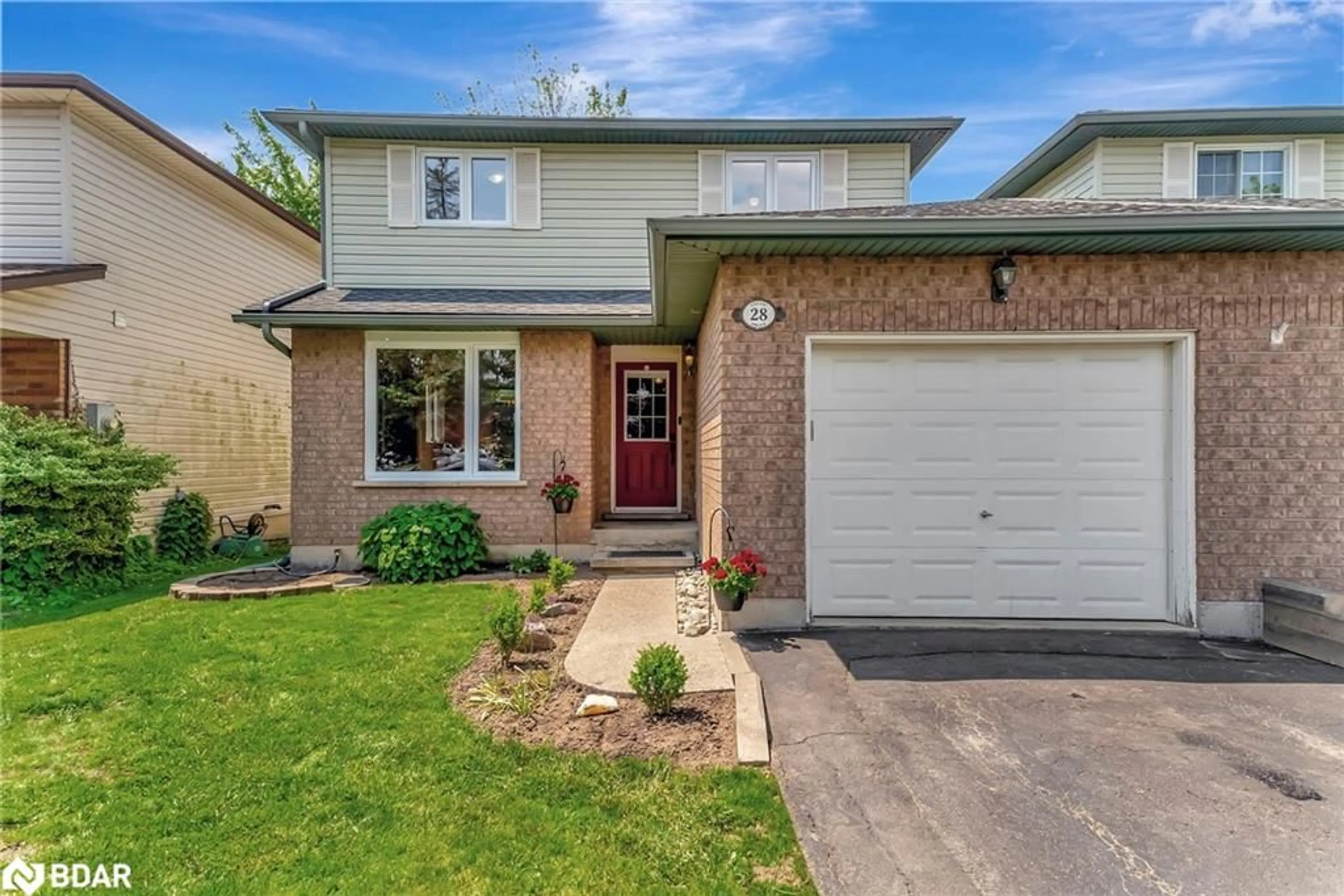 Home with brick exterior material, street for 28 Celtic Dr, Haldimand Ontario N3W 2L5