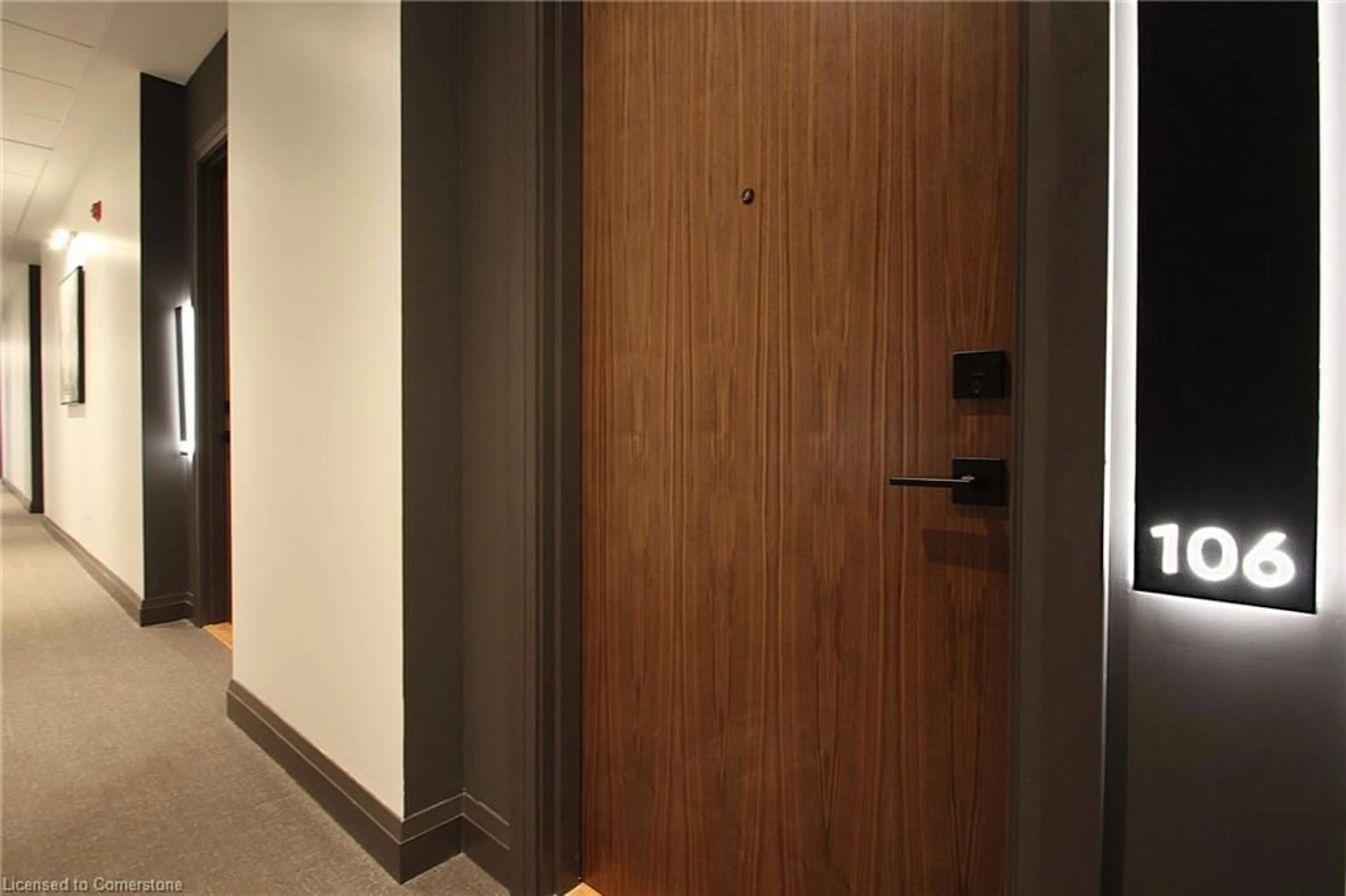 Indoor foyer for 121 #8 Hwy #106, Hamilton Ontario L8G 1C2
