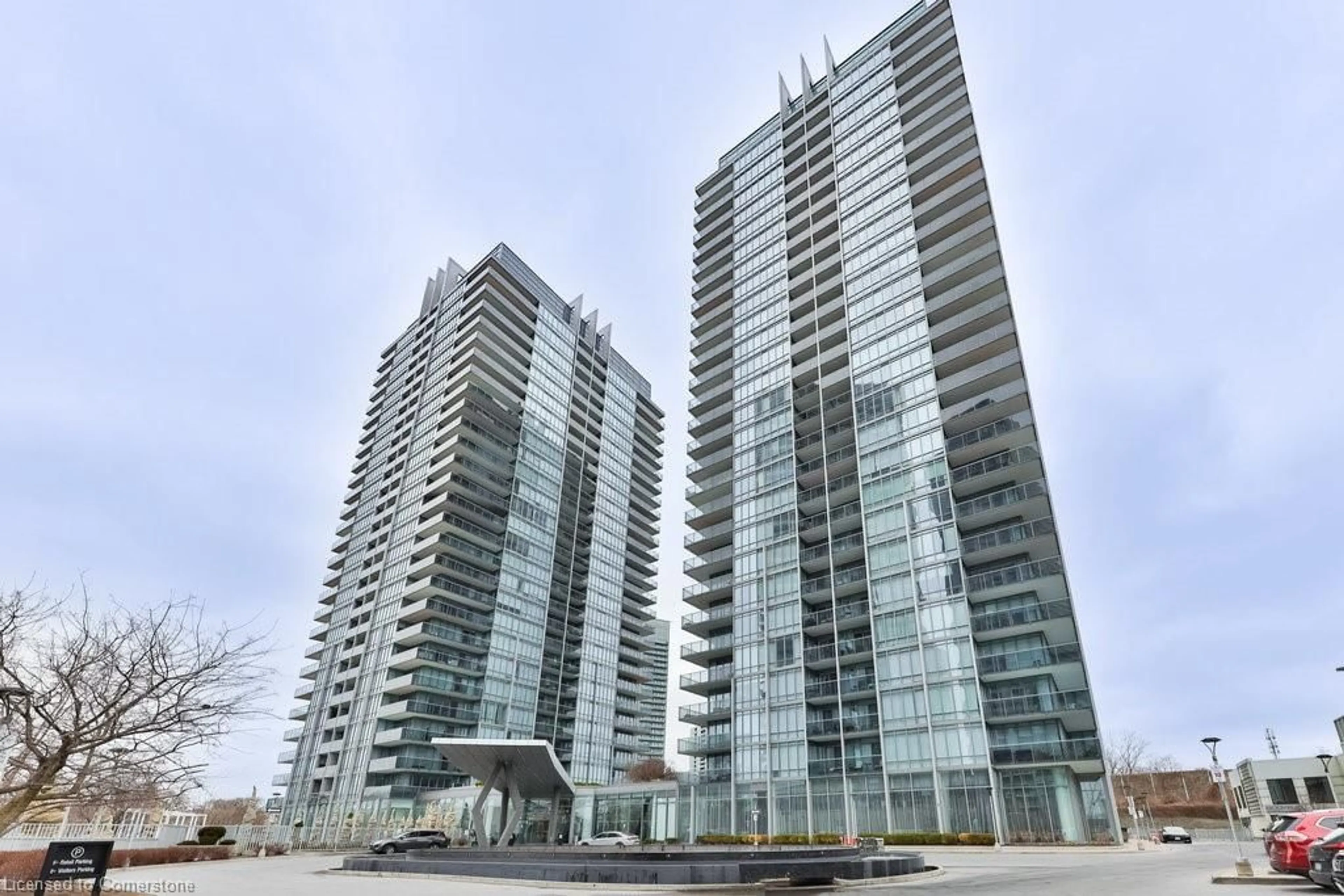 Indoor foyer for 88 Park Lawn Rd #1511, Toronto Ontario M8Y 0B5
